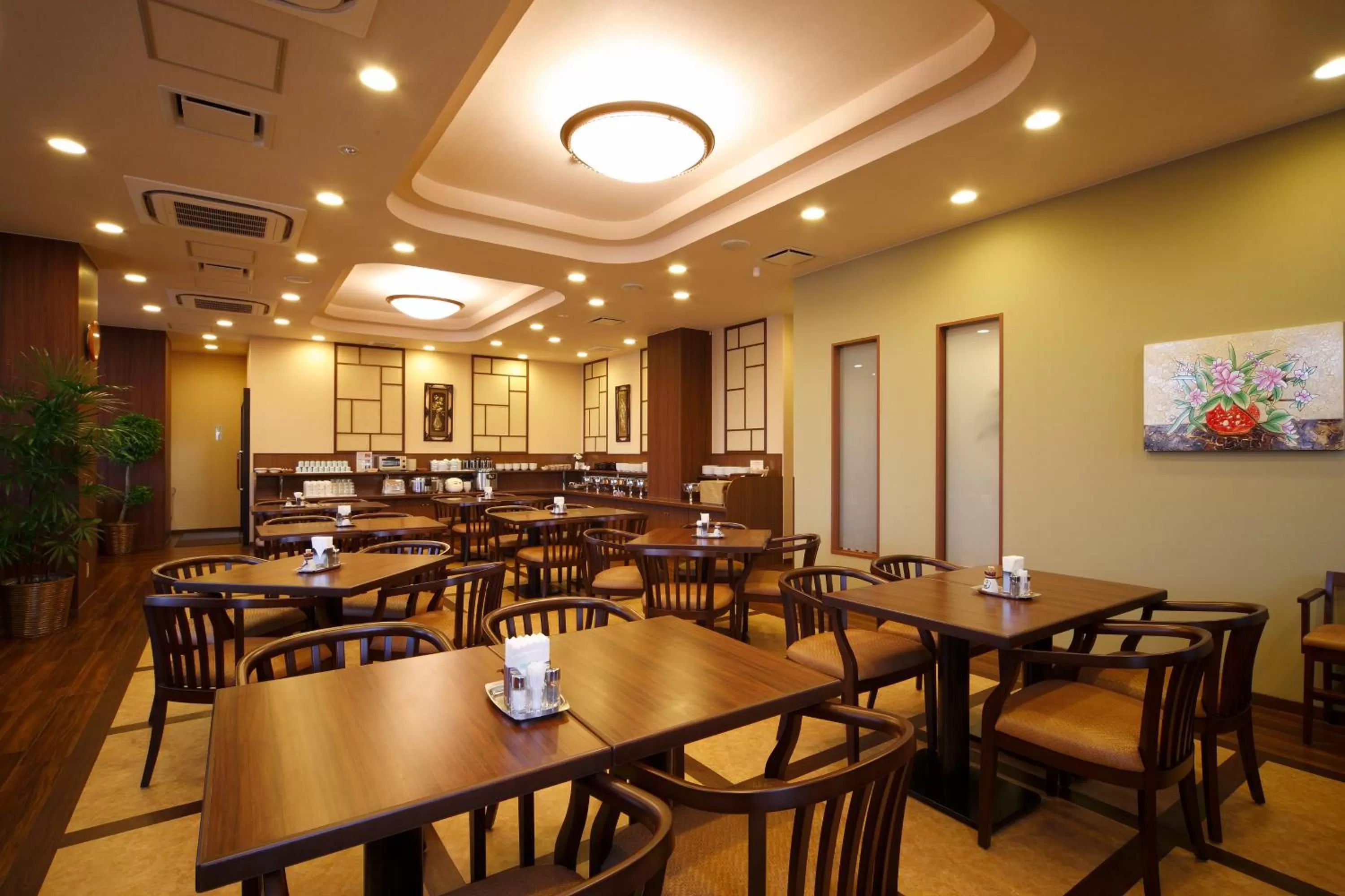 Restaurant/places to eat in Hotel Route-Inn Sakaide-Kita Inter