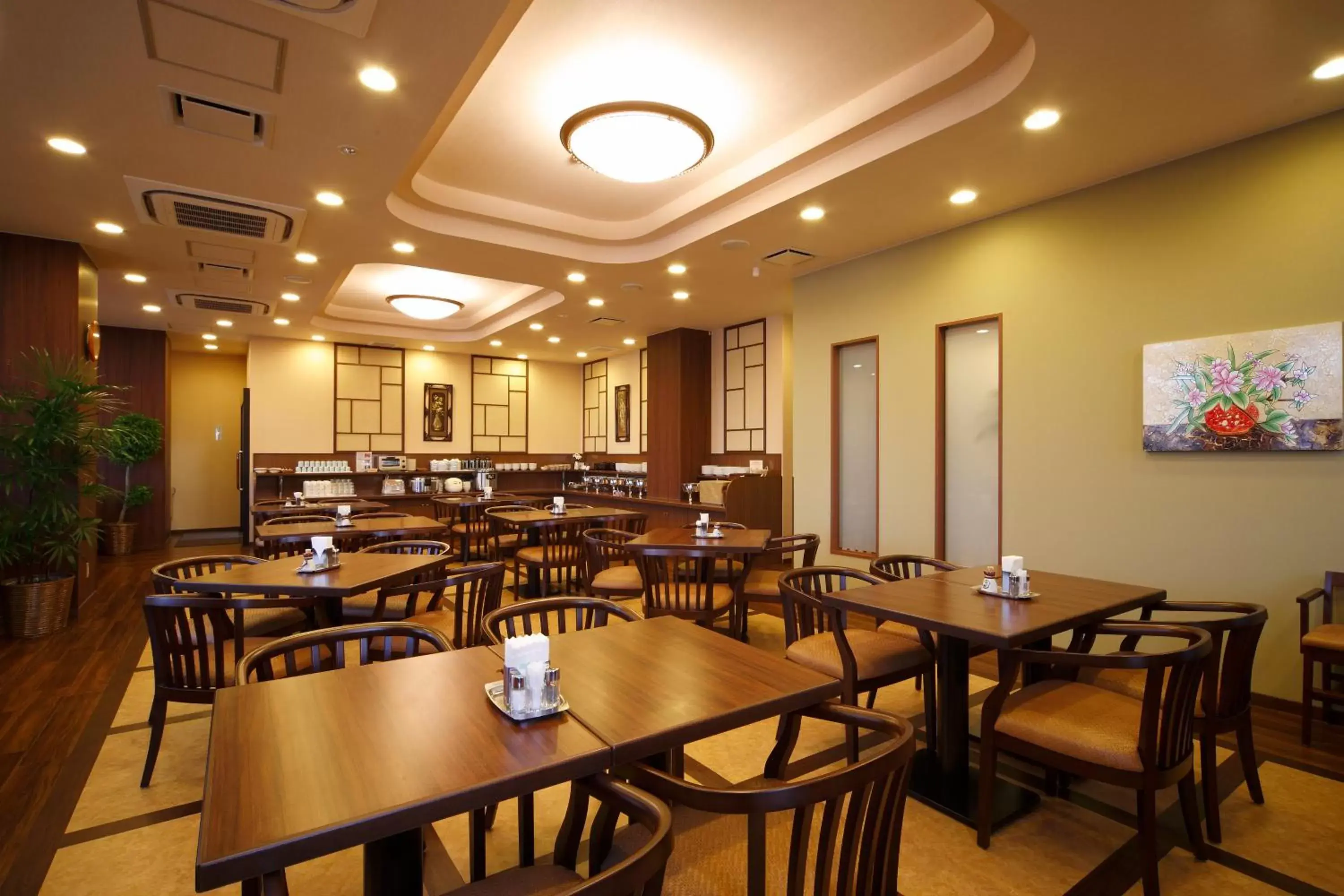 Restaurant/Places to Eat in Hotel Route-Inn Sakaide-Kita Inter