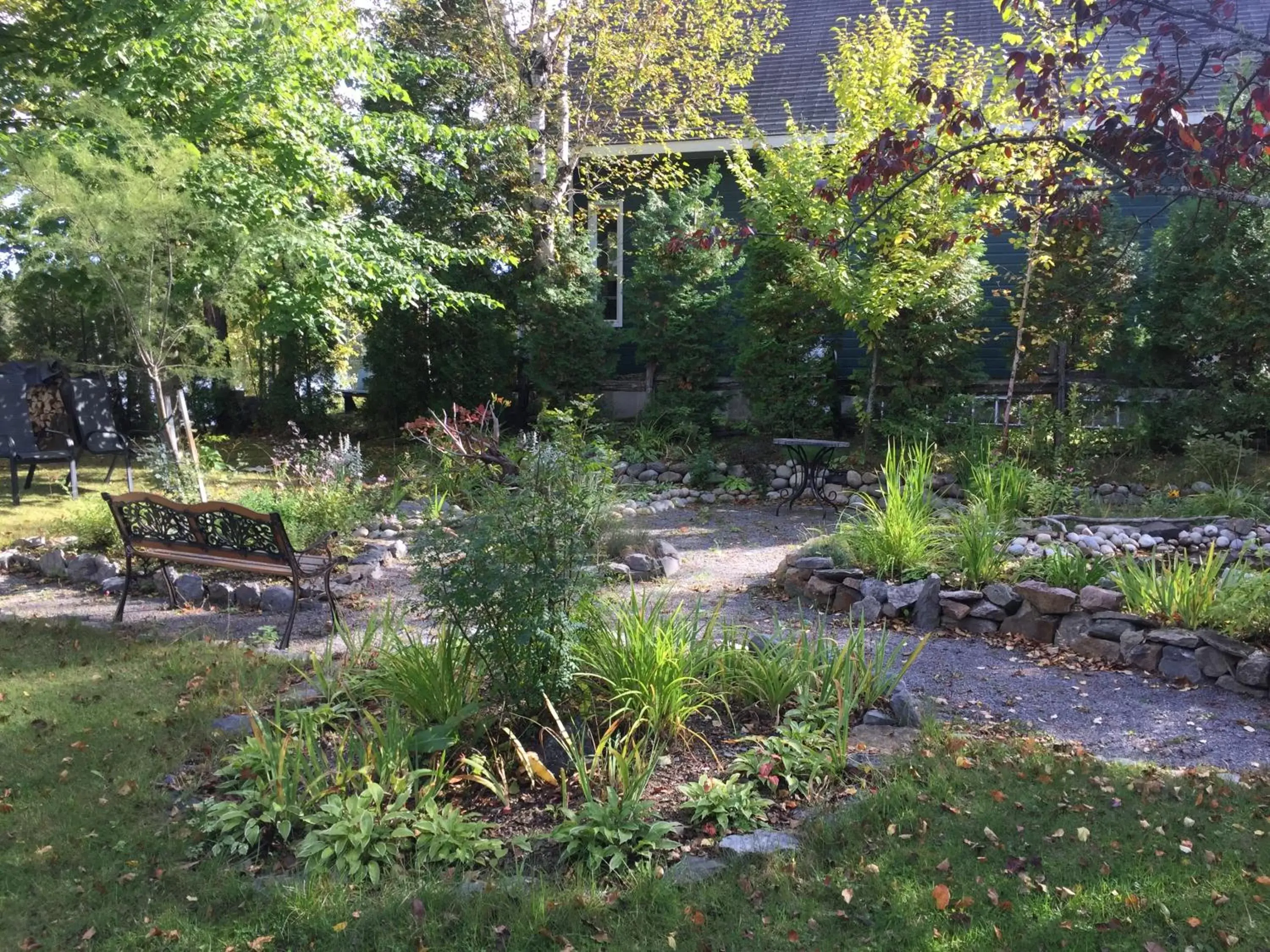 Property building, Garden in Gite du Lac Docteur