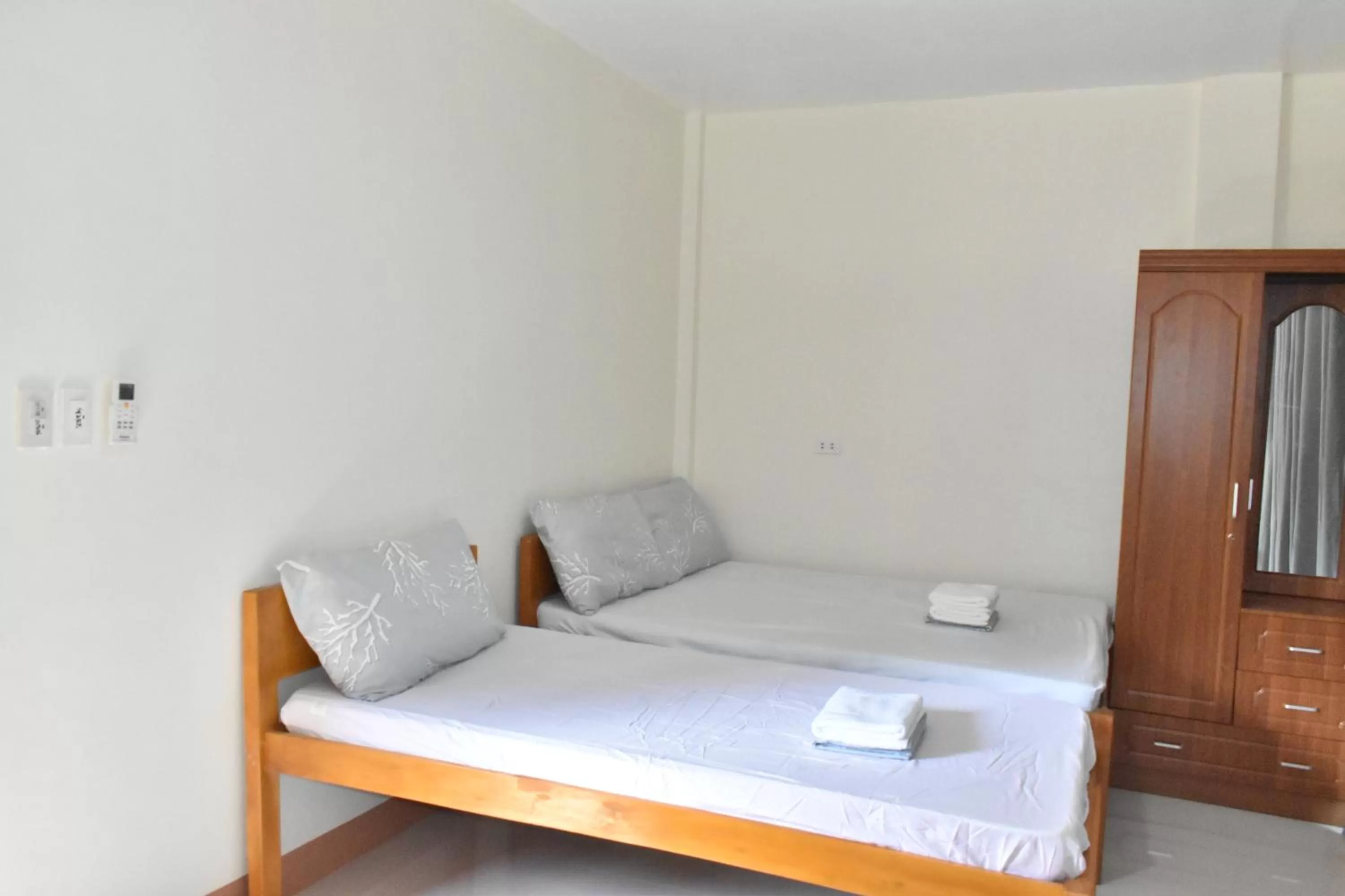 Bedroom, Bed in Charlina Inn Panglao