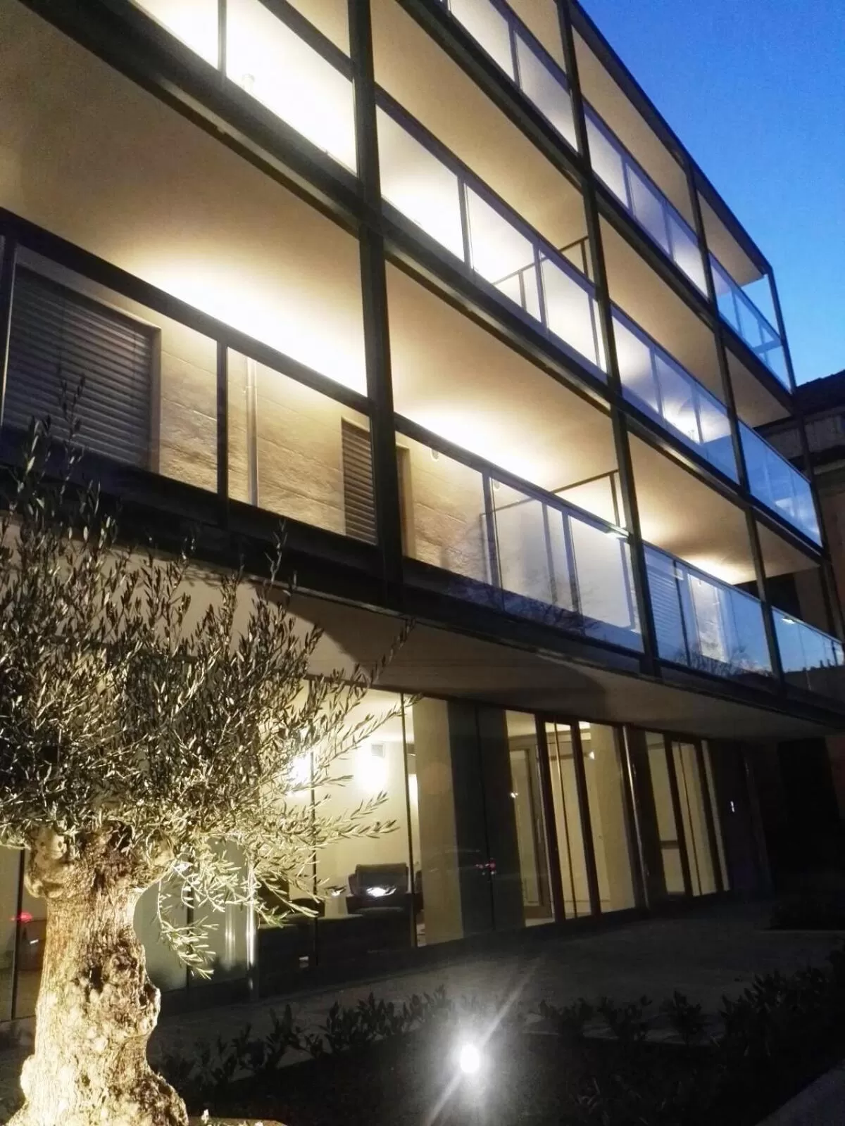 Facade/entrance in La Perla by Sedar