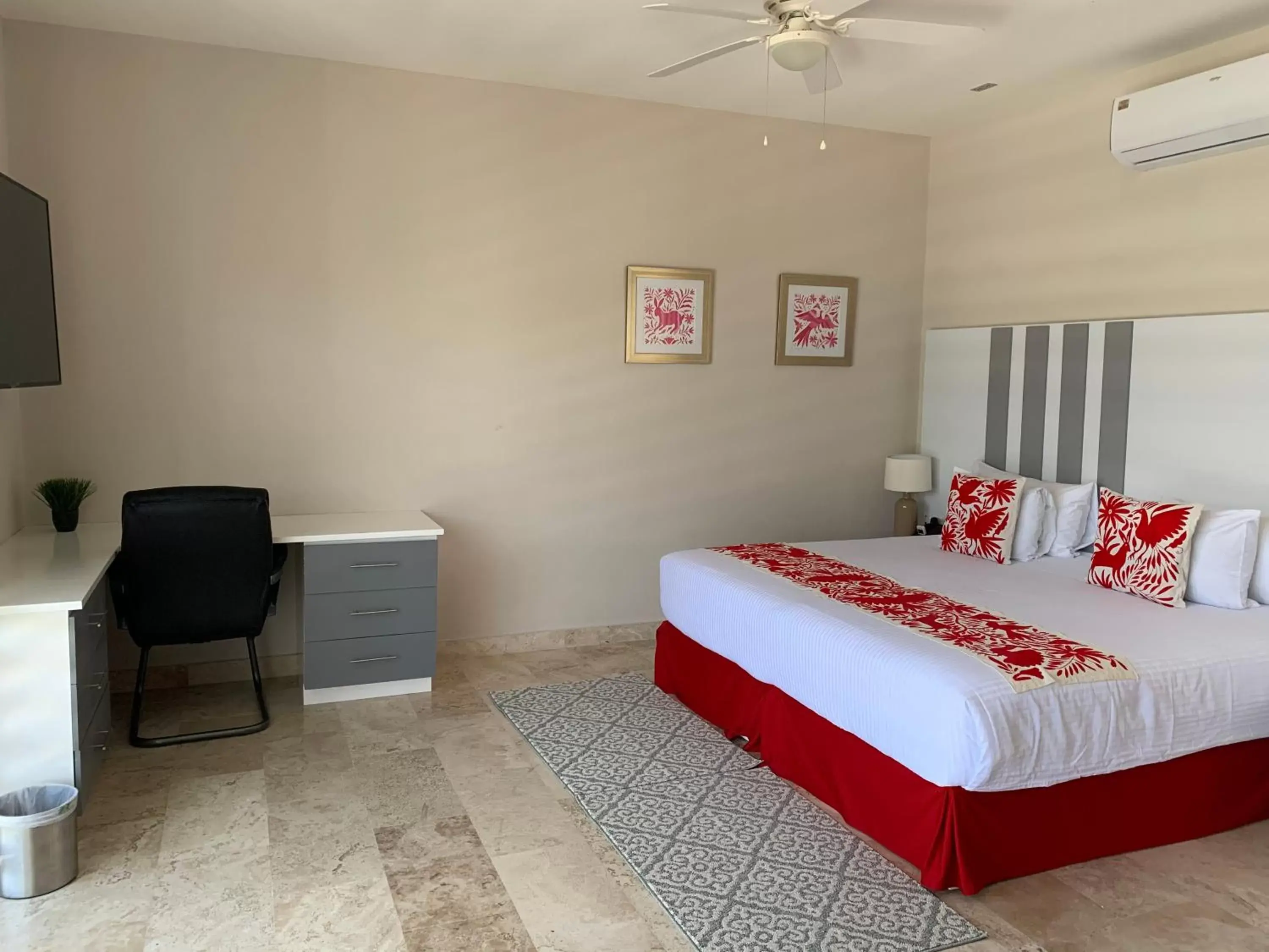 Bed in Xaha Villas Suites & Golf Resort