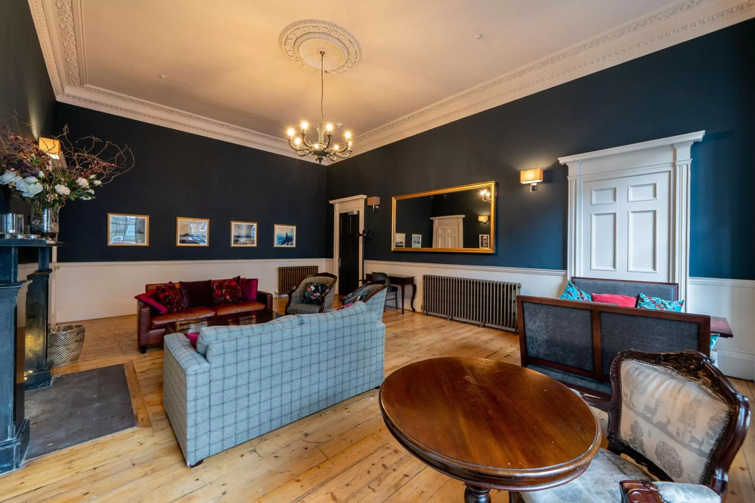 Lounge or bar, Seating Area in No. 11 Boutique Hotel & Brasserie