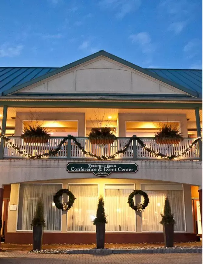 Facade/entrance in Lambertville House Facade/entrance in Lambertville House
