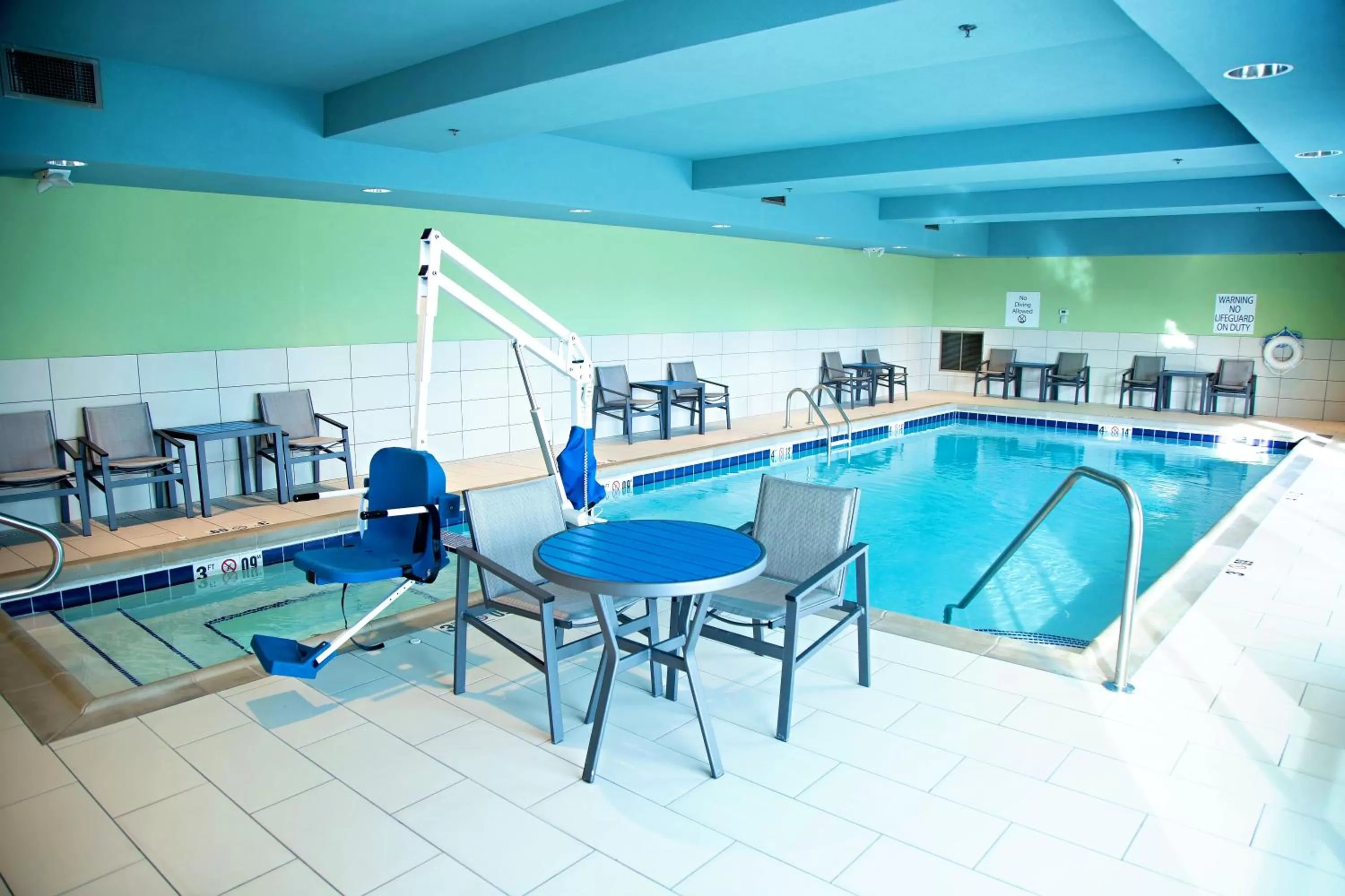 Swimming pool in Holiday Inn Express & Suites Great Bend by IHG