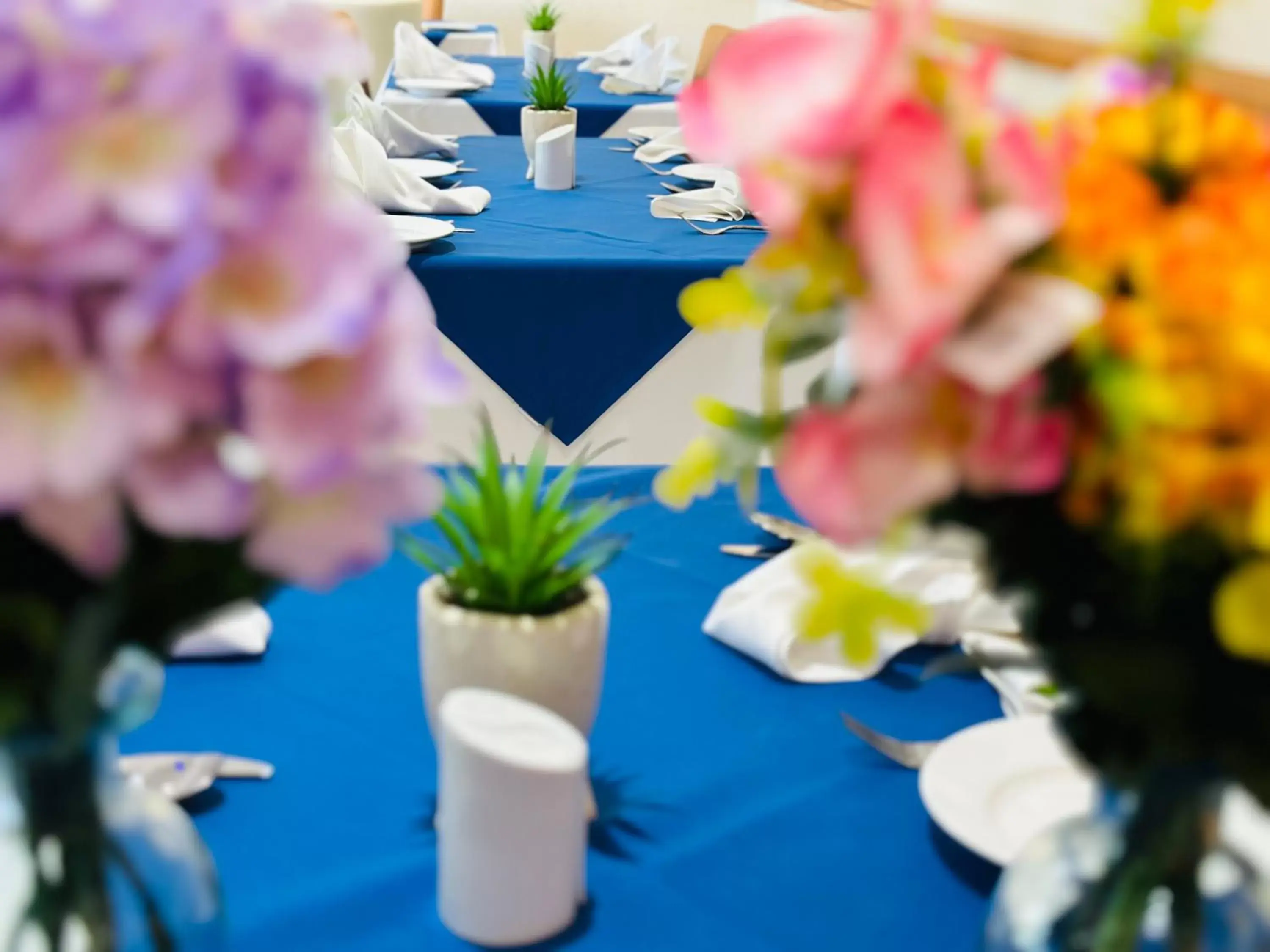 Restaurant/places to eat in Acorn Lodge Hotel Gatwick & Parking Restaurant/places to eat in Acorn Lodge Hotel Gatwick & Parking