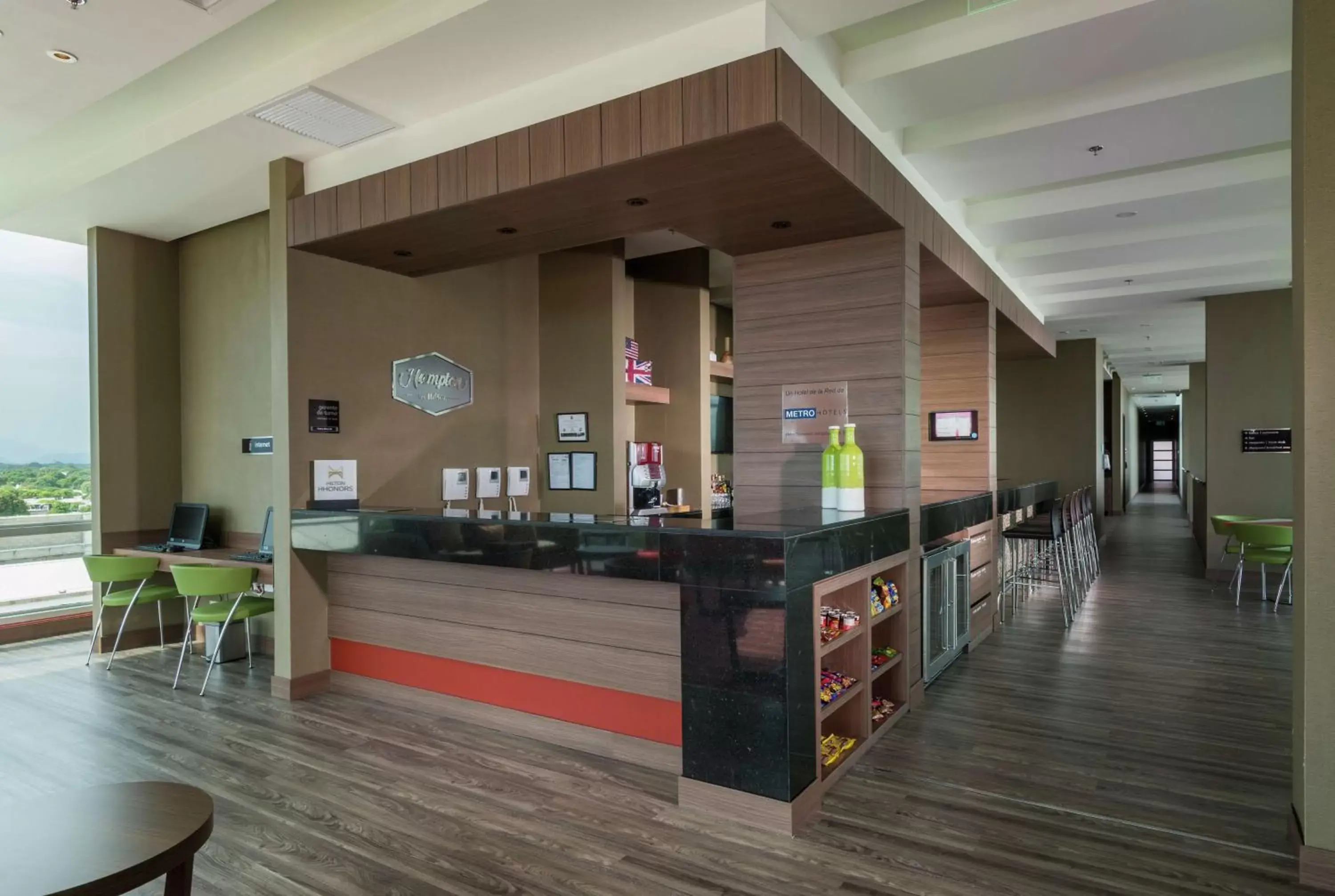 Restaurant/places to eat, Lobby/Reception in Hampton By Hilton Valledupar