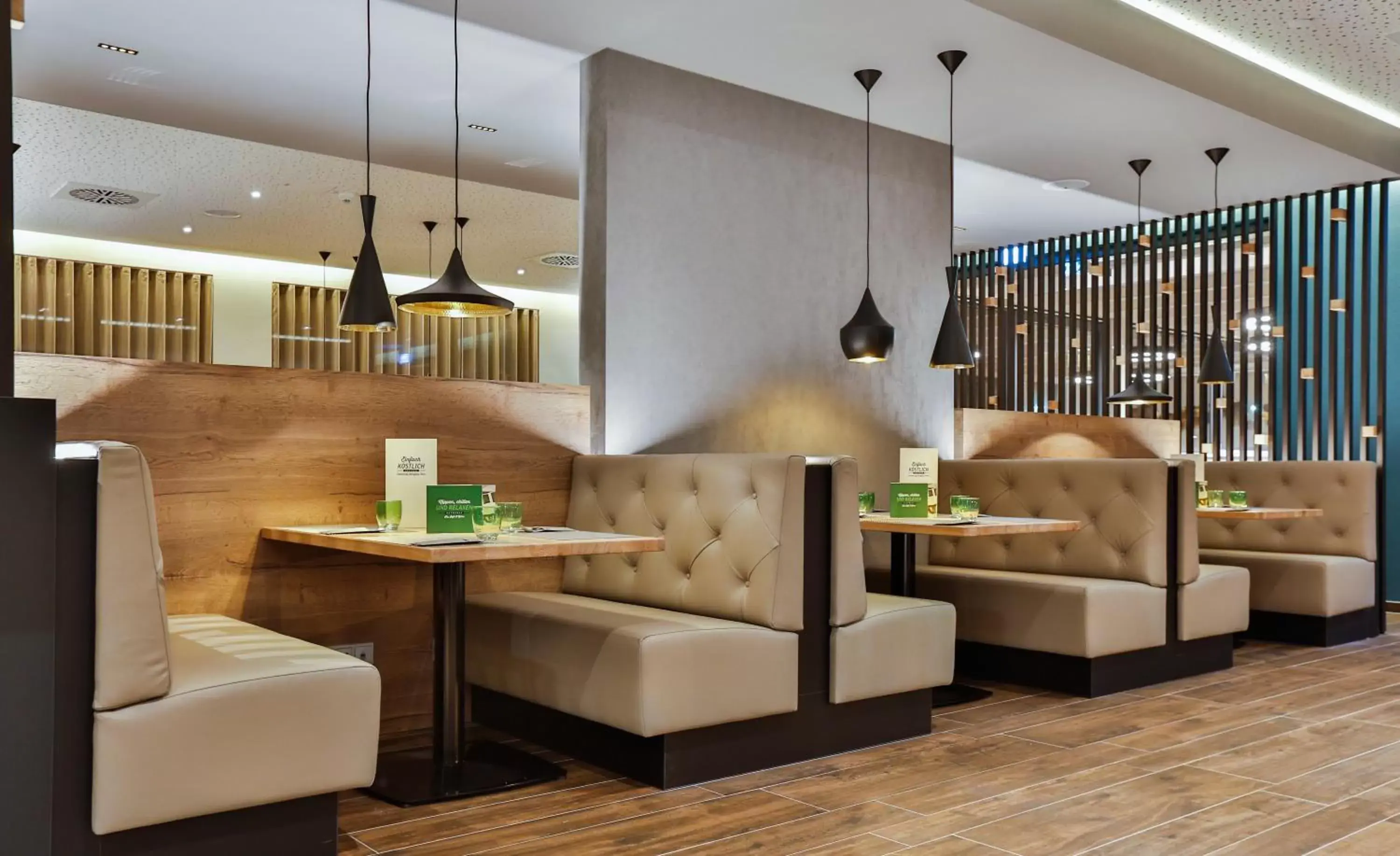 Restaurant/places to eat, Seating Area in Holiday Inn - Villingen - Schwenningen, an IHG Hotel