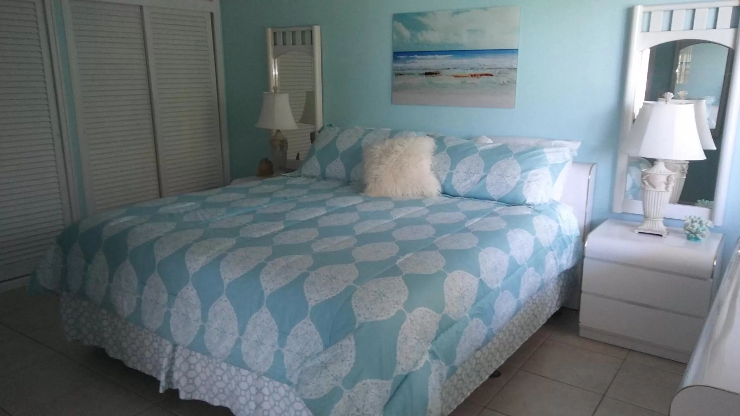 View (from property/room), Bed in Aqua Mar Condos