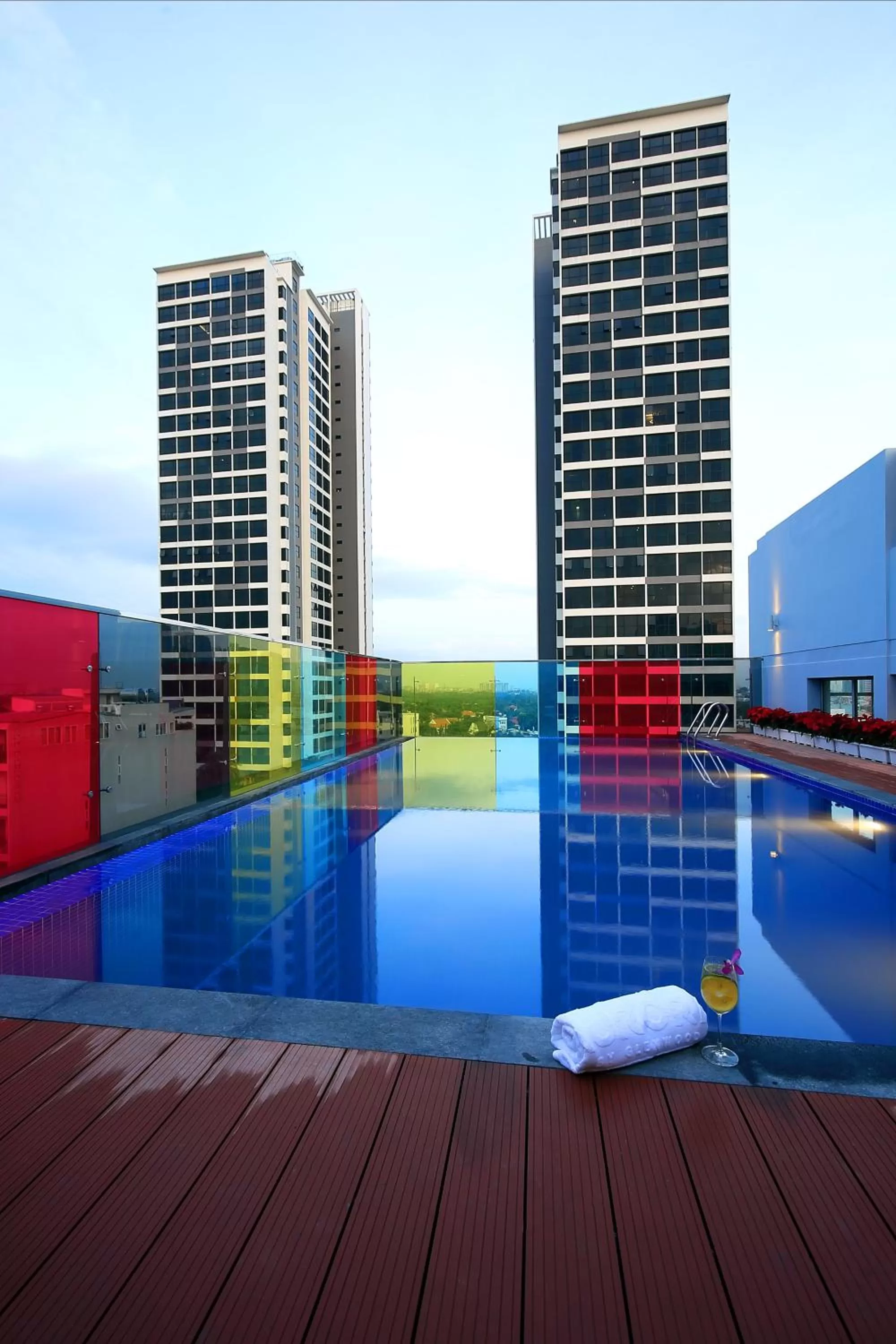 Swimming pool in Aurora Western Village