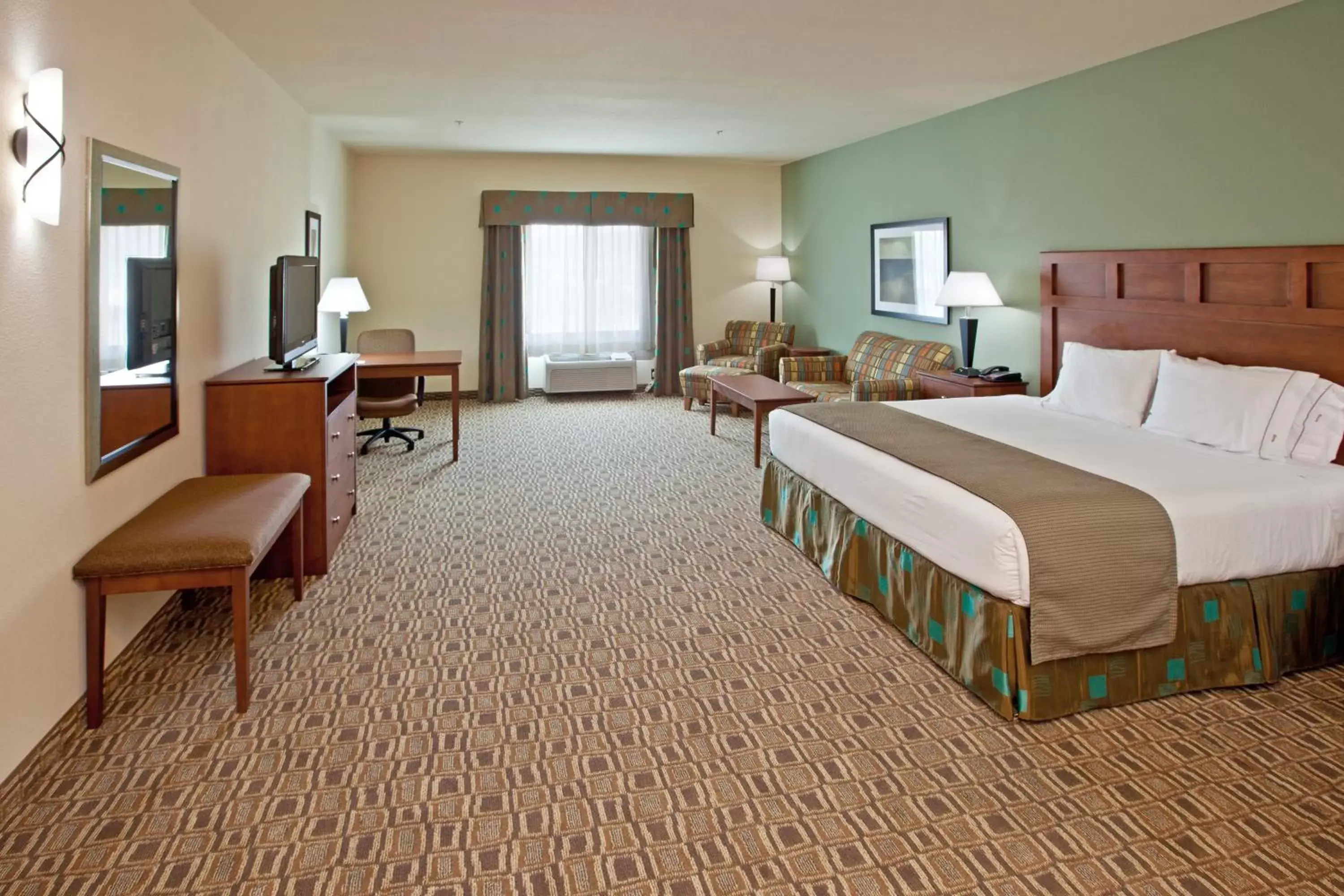 Photo of the whole room in Holiday Inn Express & Suites Ripley, an IHG Hotel