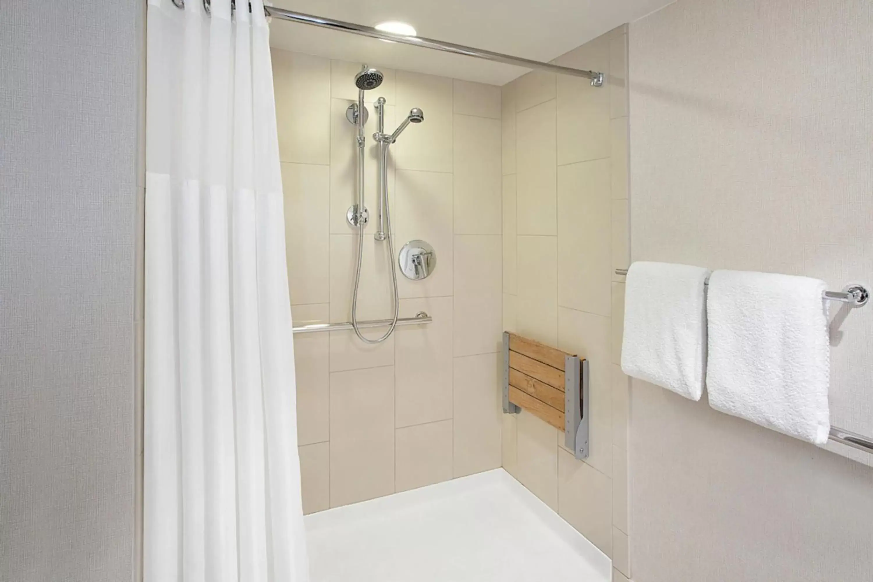 Shower, Bathroom in DoubleTree by Hilton Hotel Newark Airport