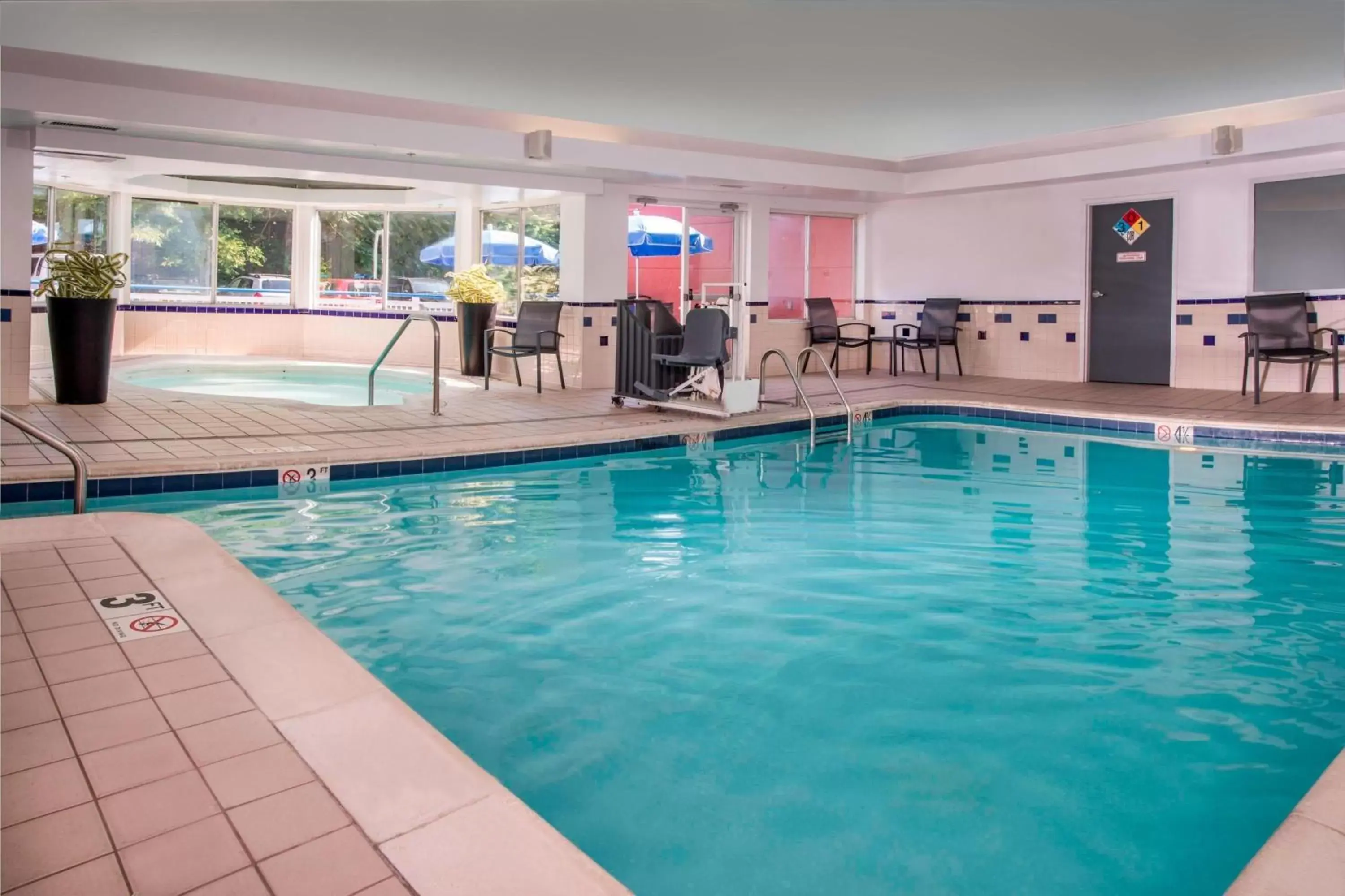 Swimming Pool in Fairfield Inn Dulles Airport Chantilly