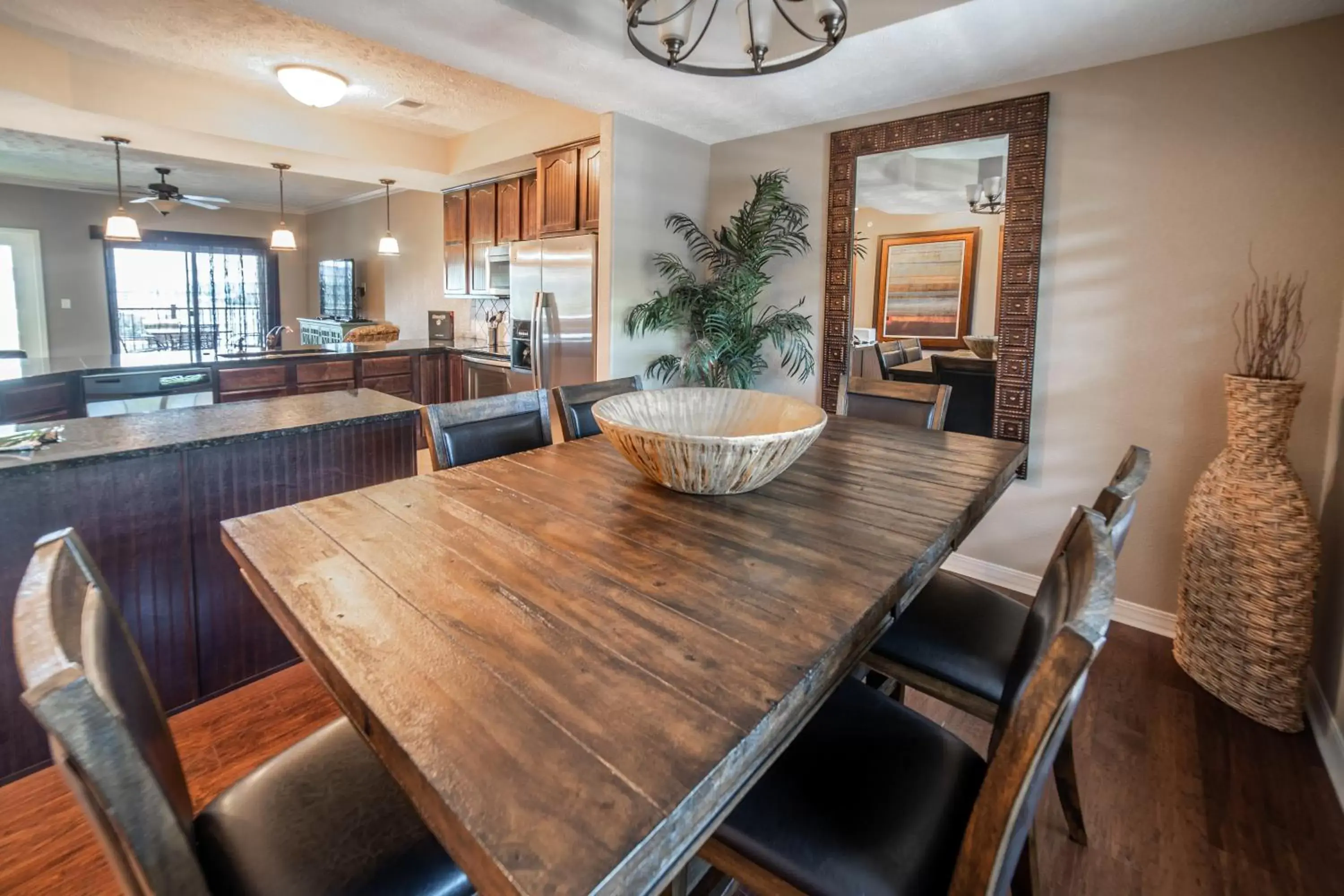 Dining Area in Majestic at Table Rock