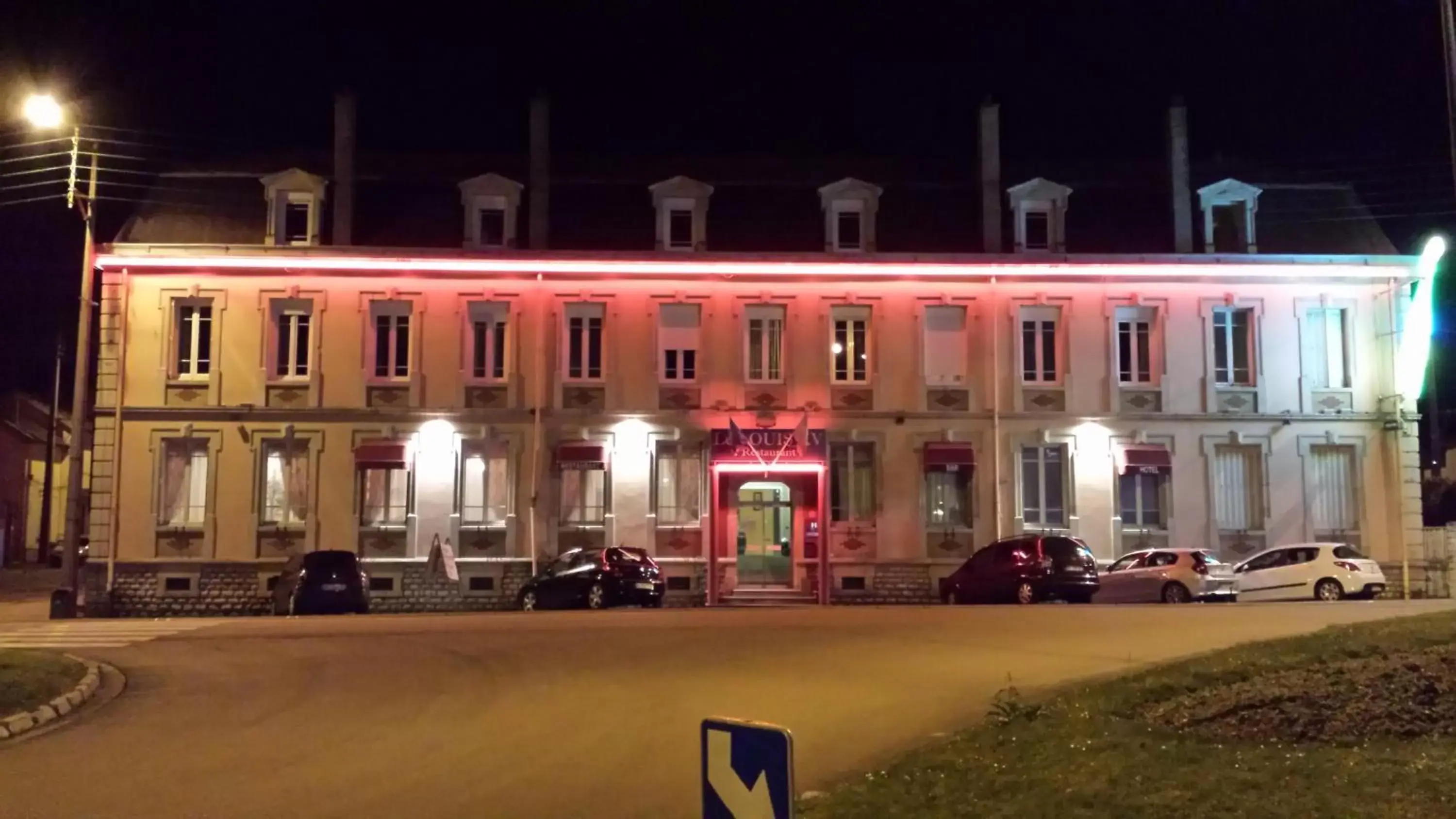 Night, Property Building in Hotel de Champagne