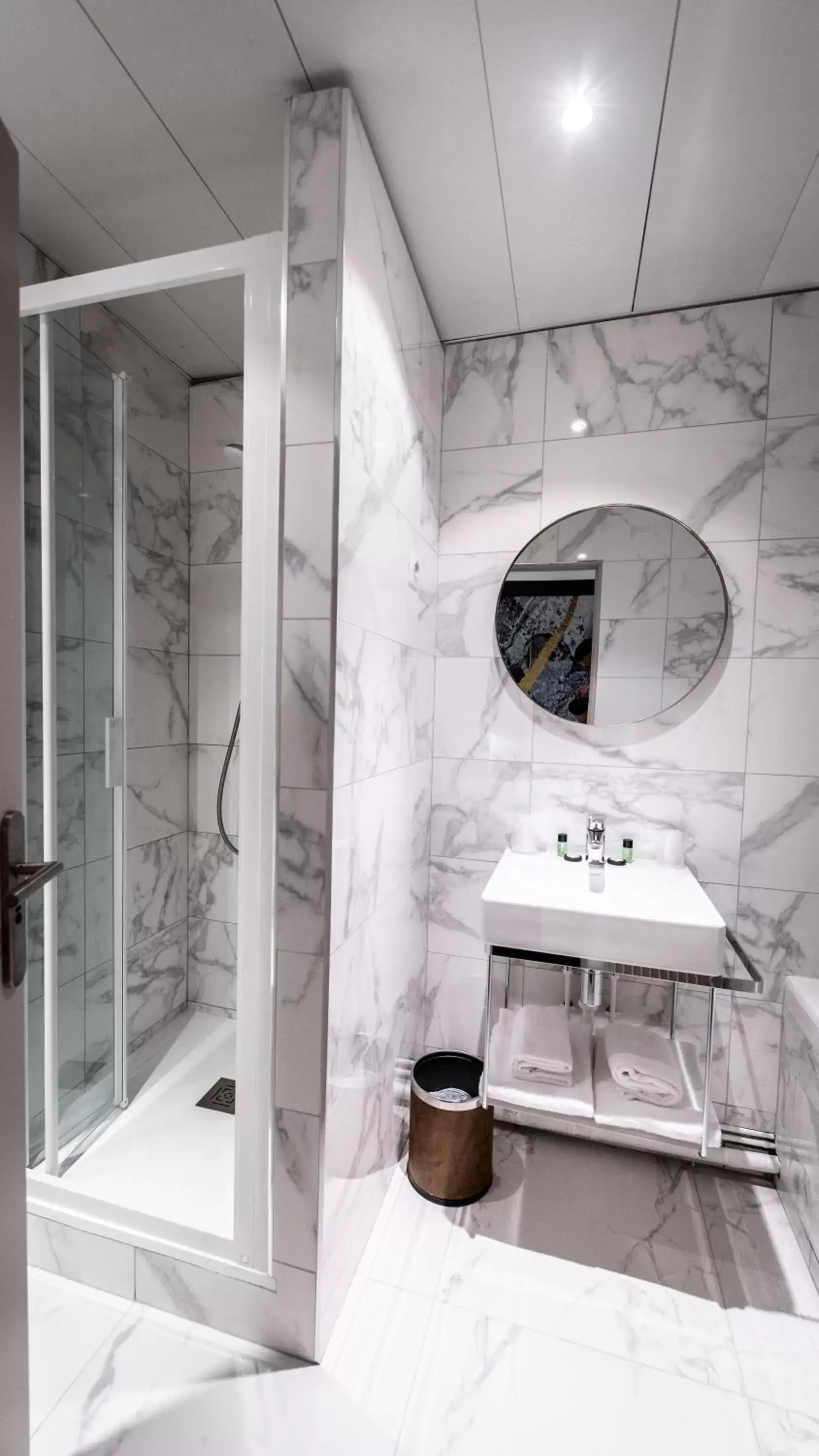 Shower, Bathroom in Hôtel du Parc Montparnasse