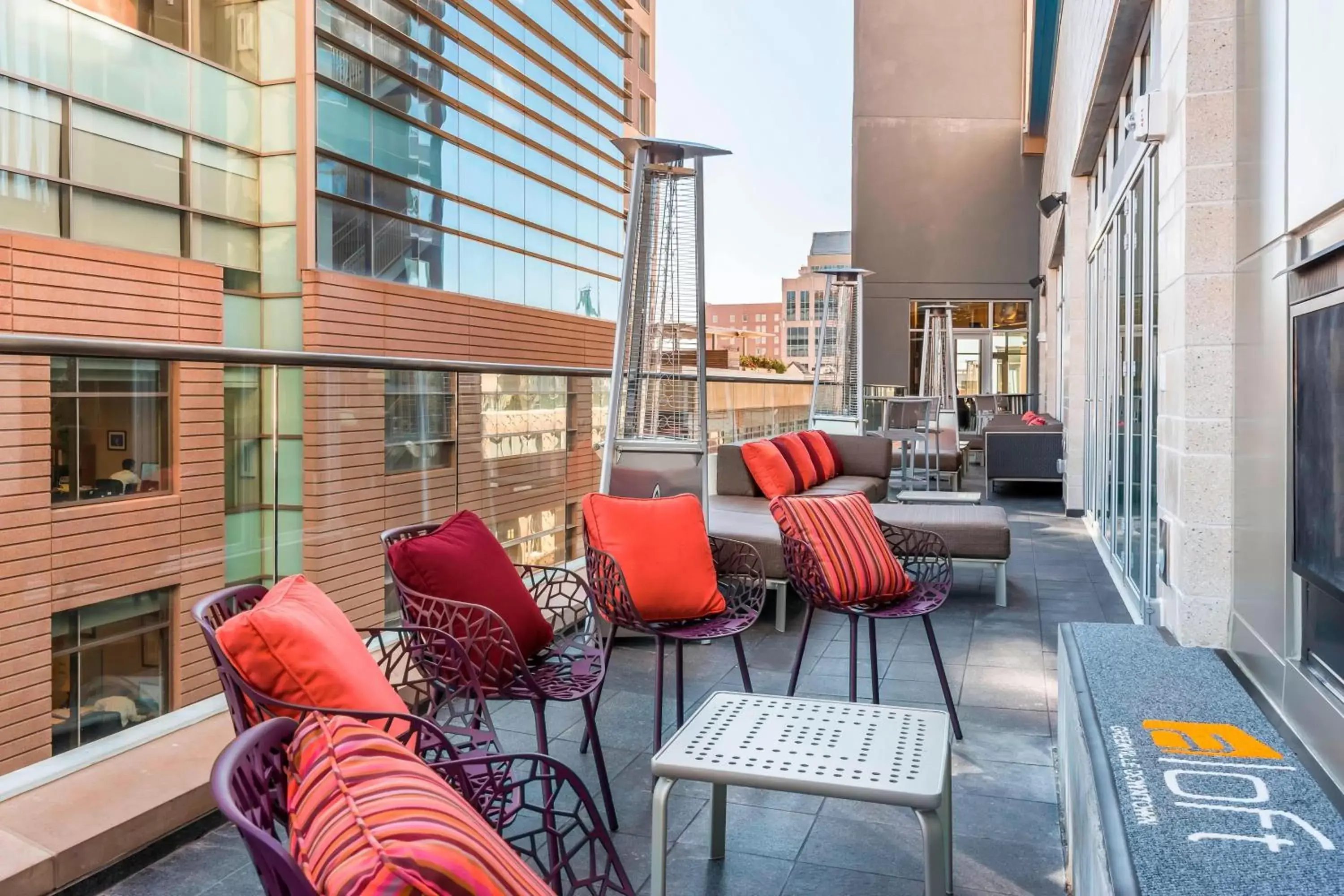 Photo of the whole room in Aloft Greenville Downtown