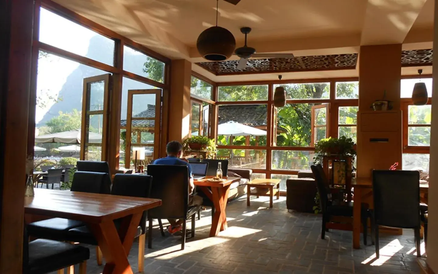 Lounge or bar, Restaurant/Places to Eat in Yangshuo Moondance Hotel