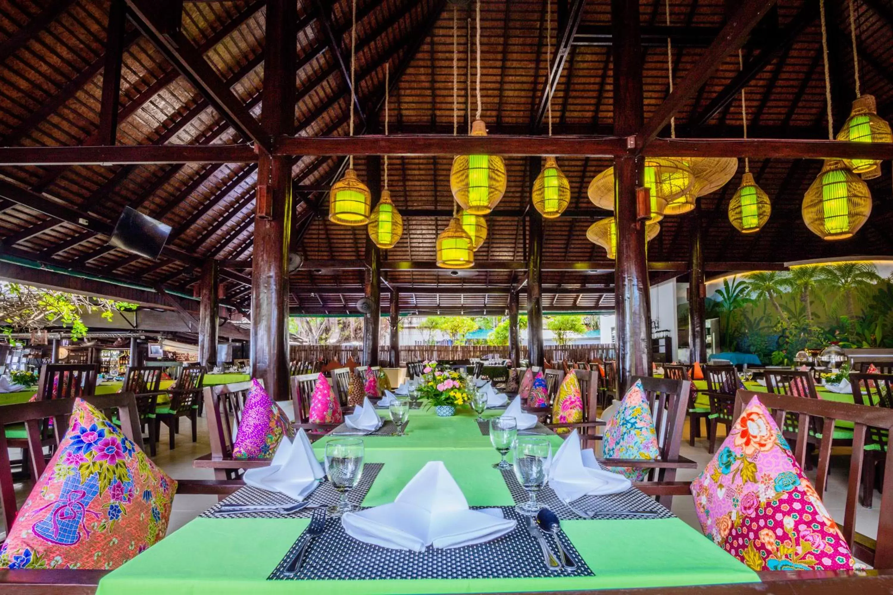 Restaurant/Places to Eat in Chaweng Garden Beach Resort - SHA Plus