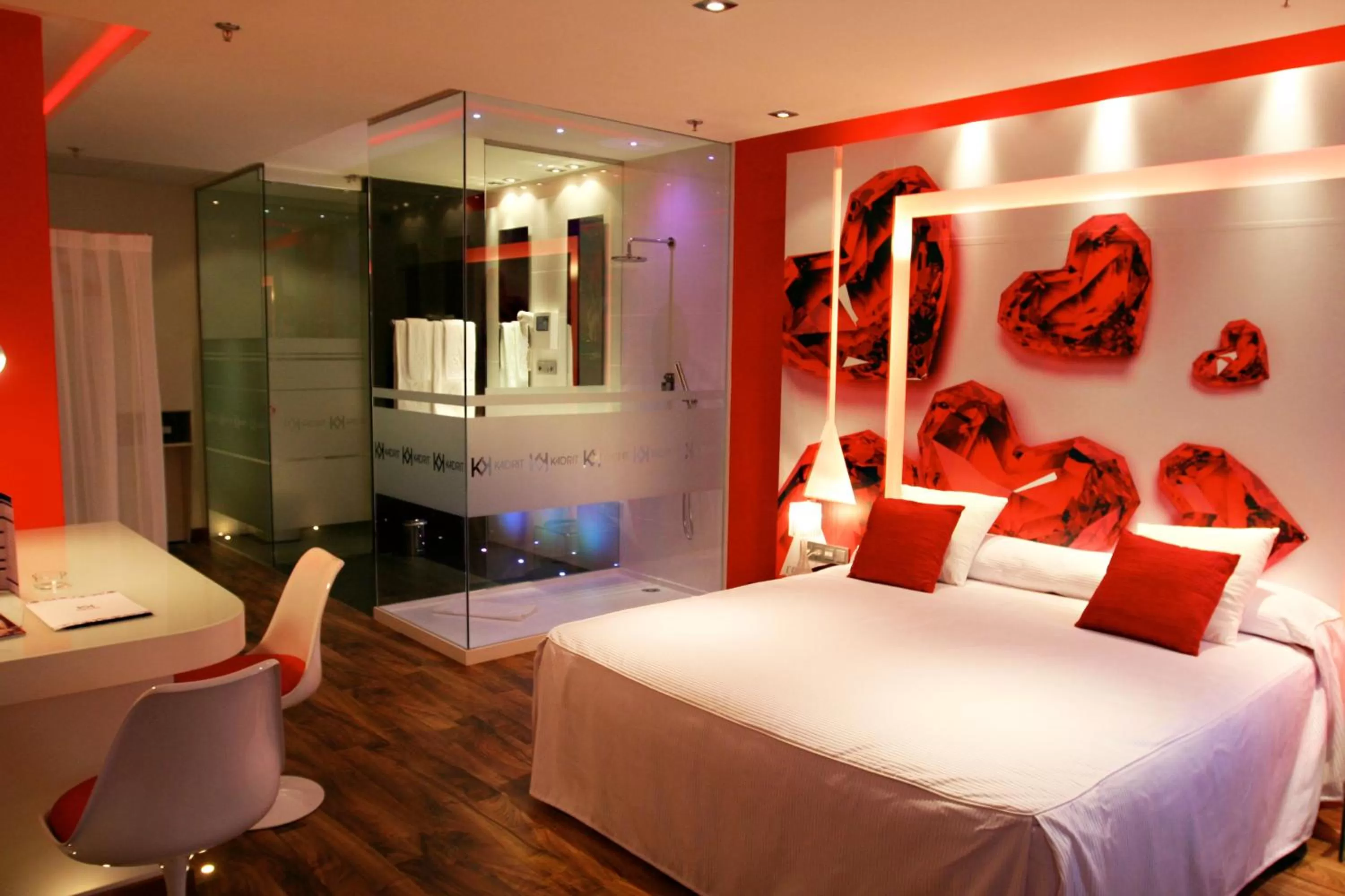 Photo of the whole room, Bed in Kadrit Hotel