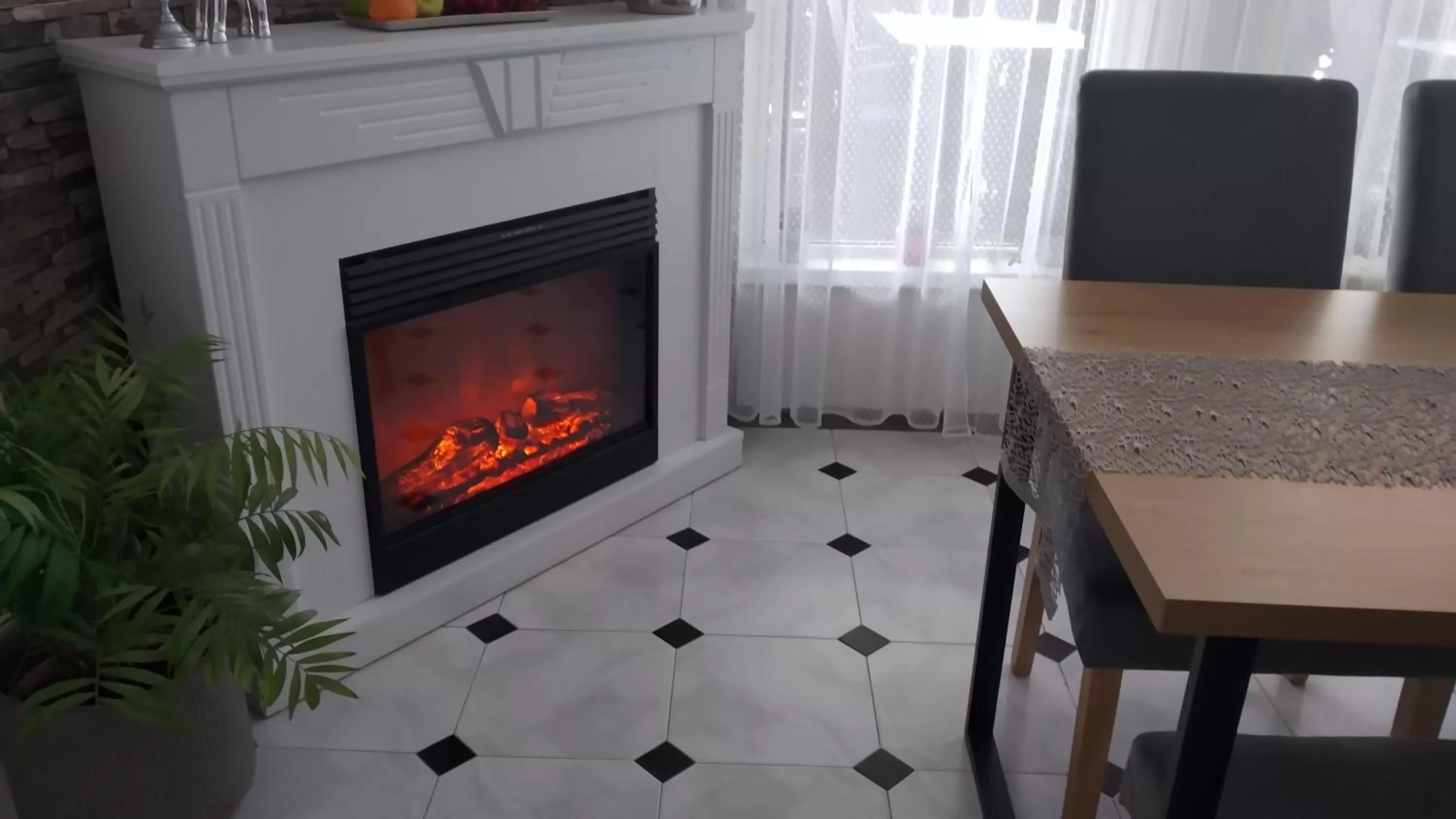 Restaurant/places to eat in Victoria Family Hotel