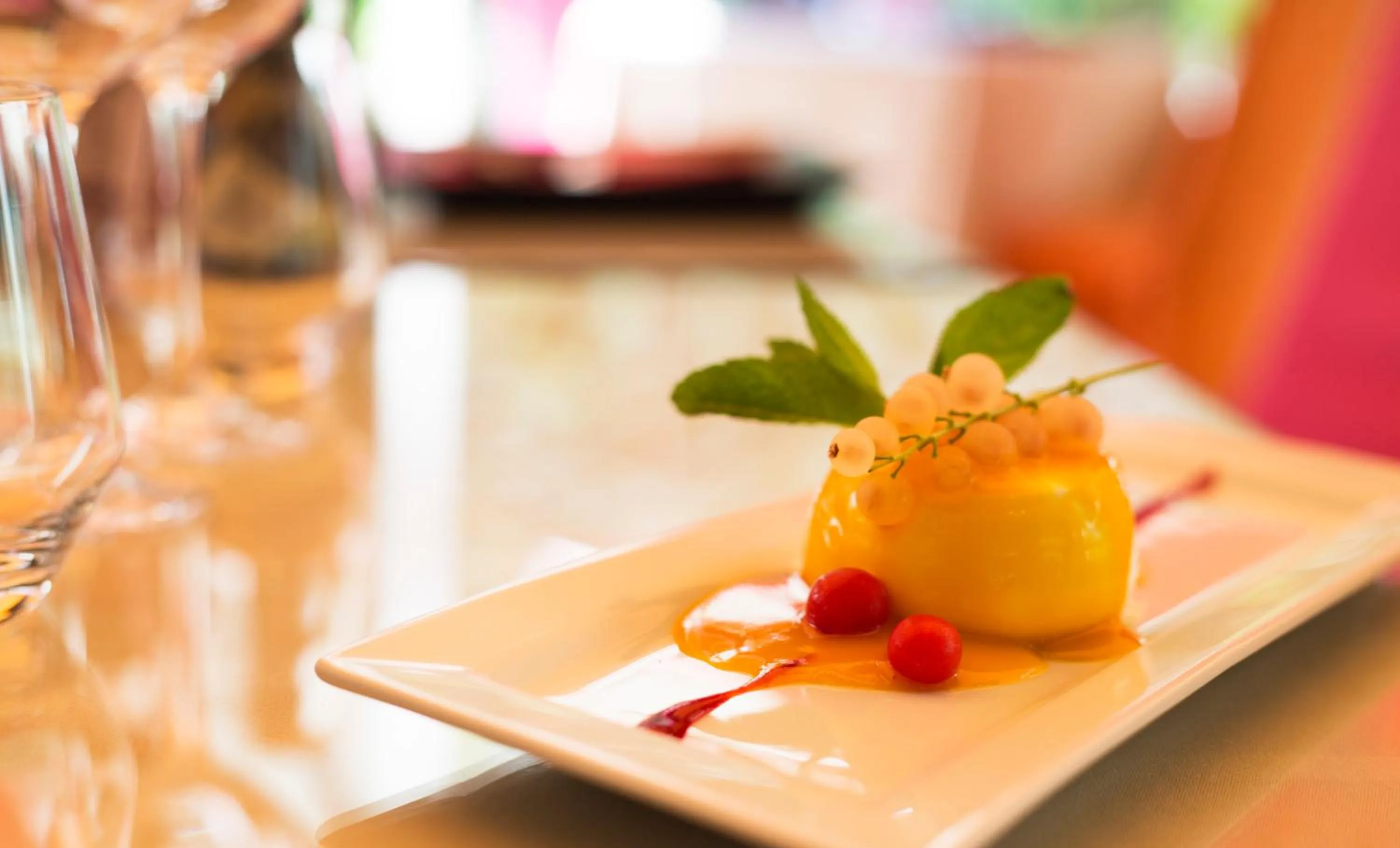 Food and drinks in Hôtel Montaigne & Spa - Cannes Centre