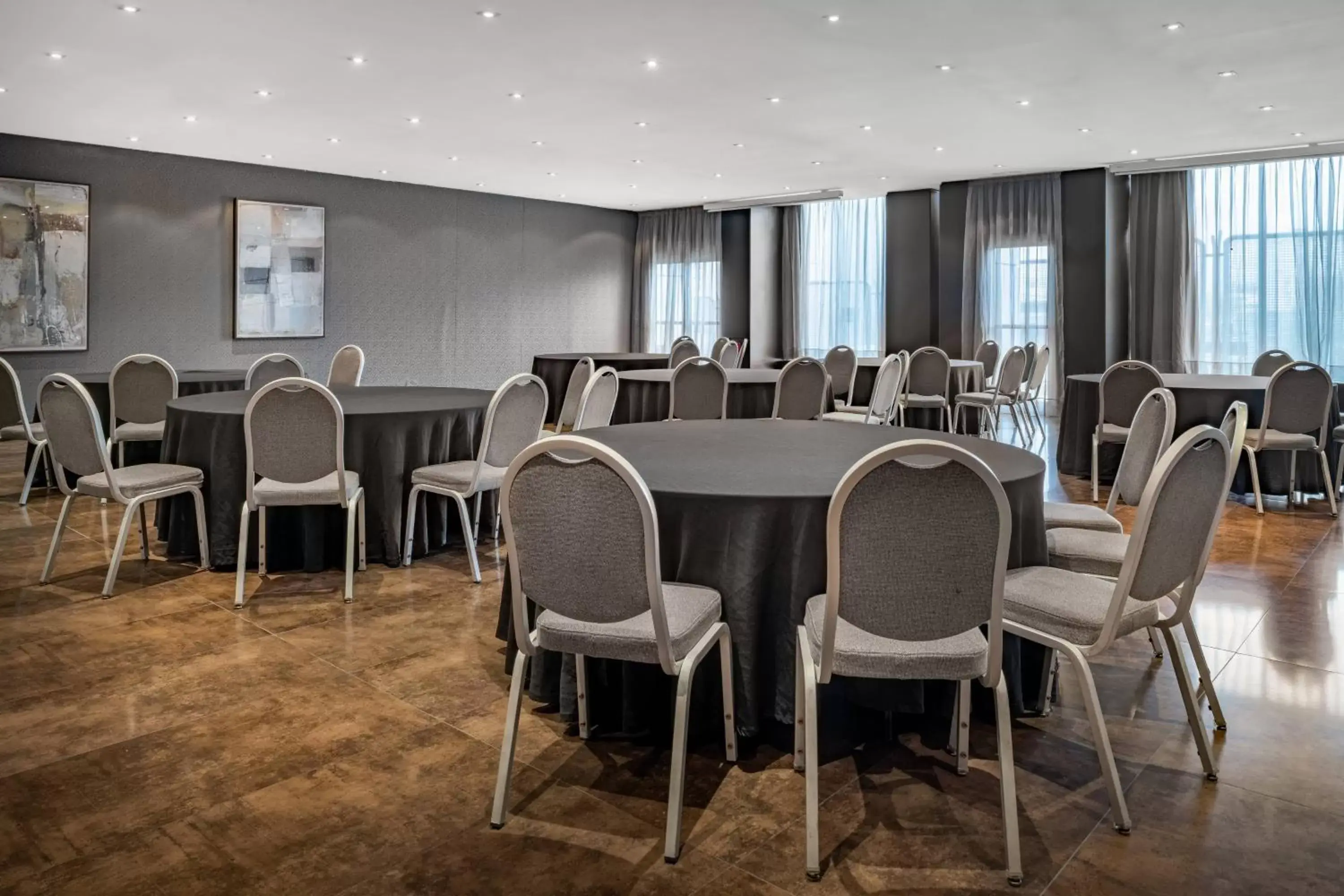Meeting/conference room in AC Hotel Madrid Feria by Marriott