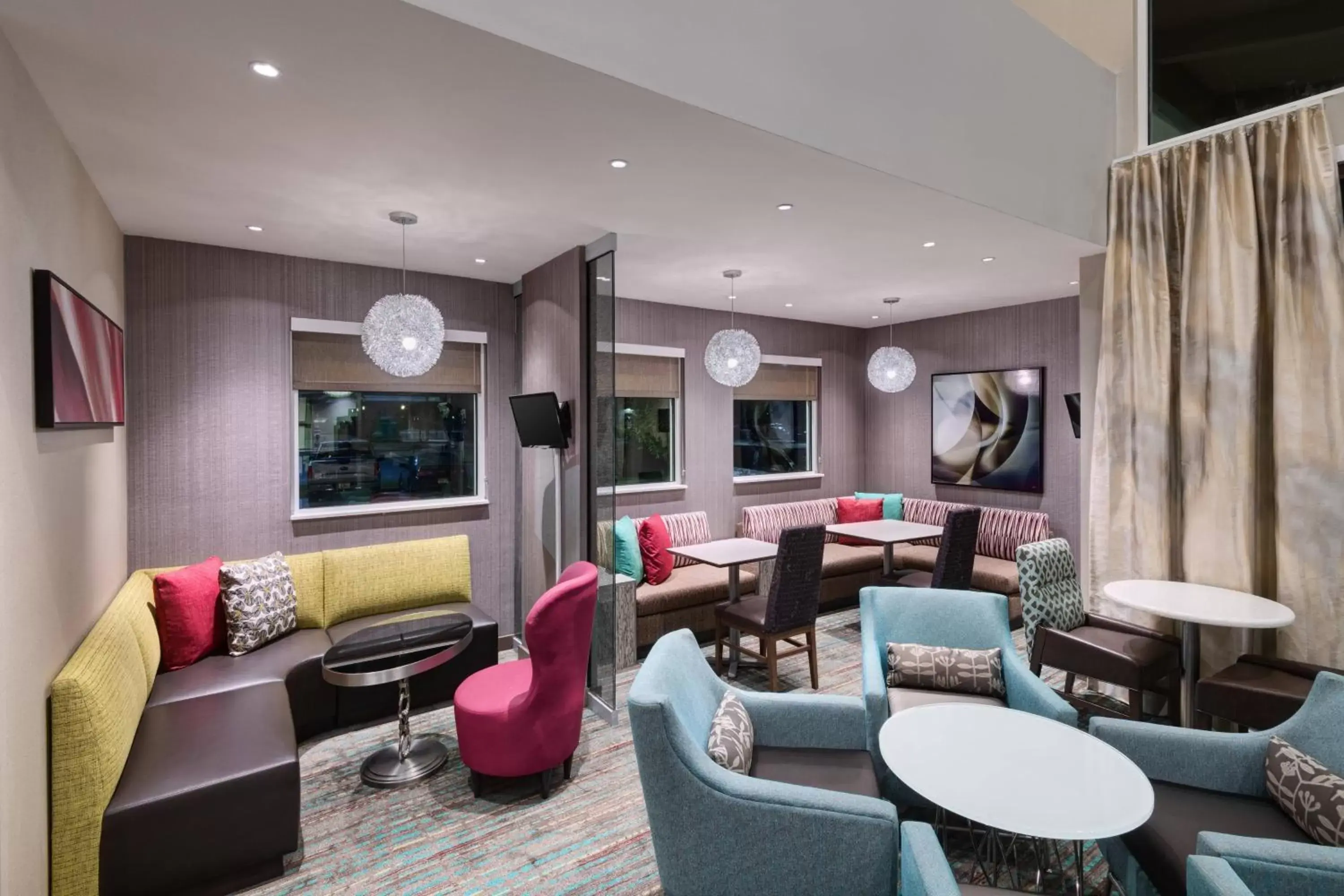 Lobby or reception, Lounge/Bar in Residence Inn by Marriott Spartanburg Westgate