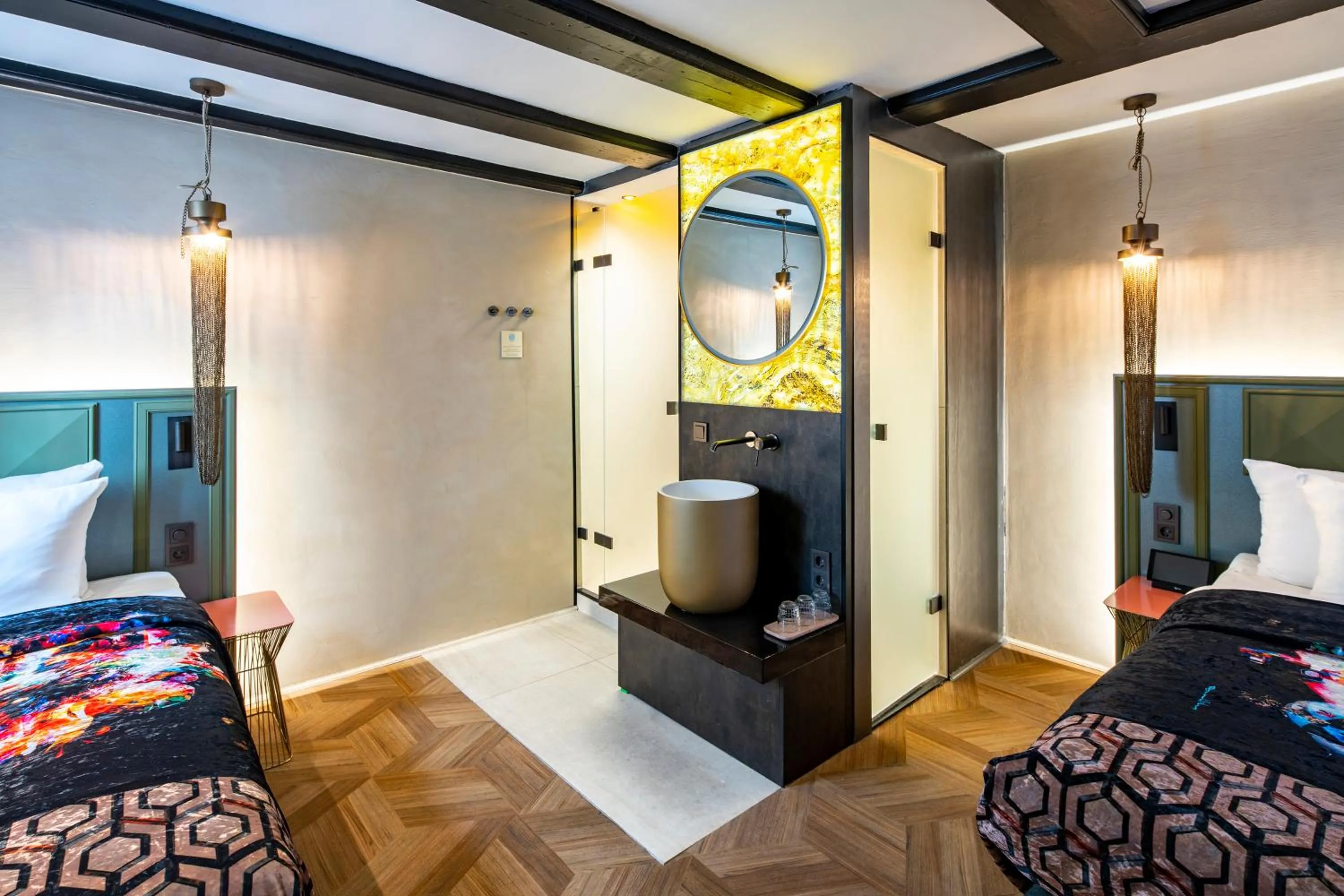 Bedroom in Rokin Hotel