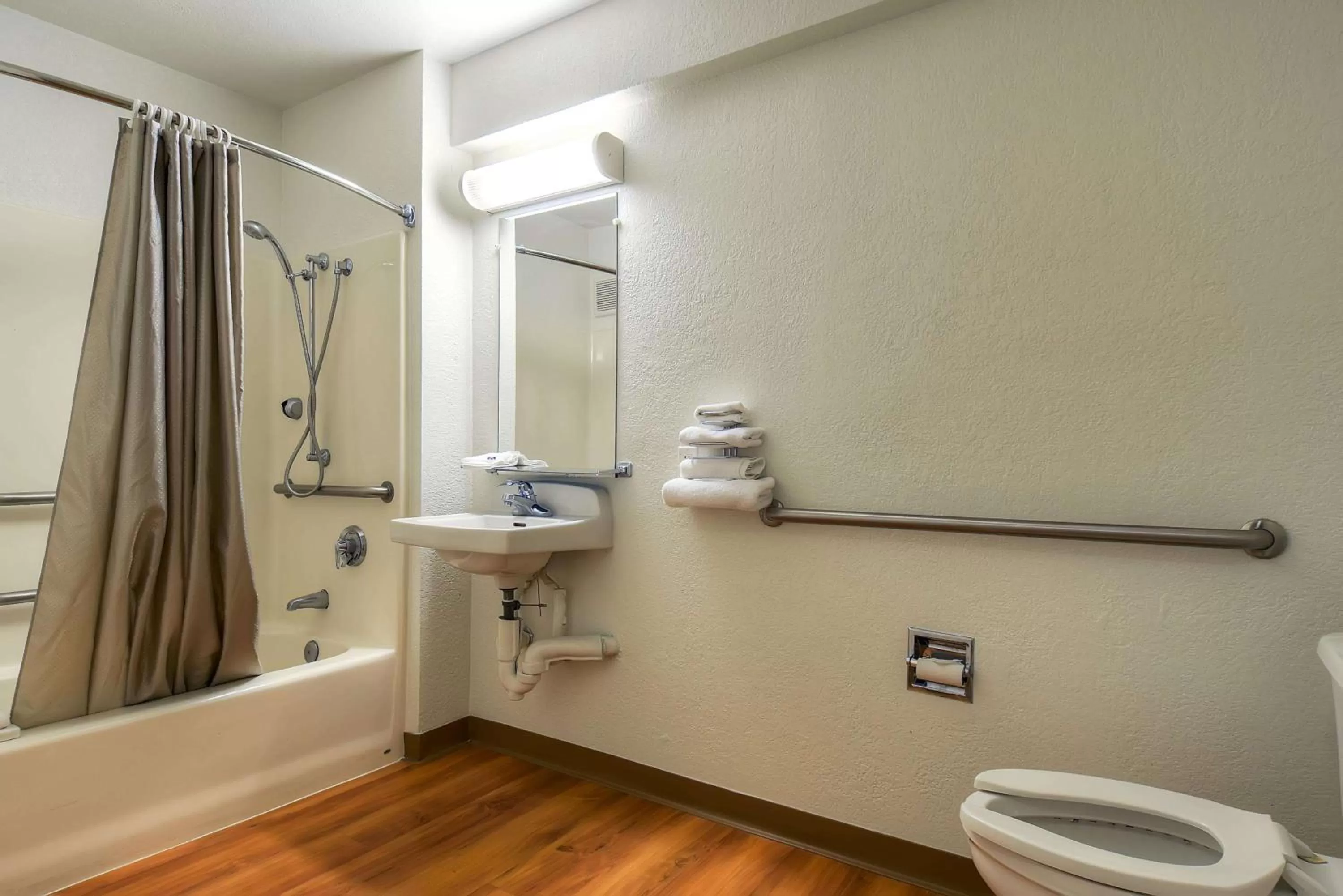 Bathroom in Motel 6-Westminster, CA - South - Long Beach Area