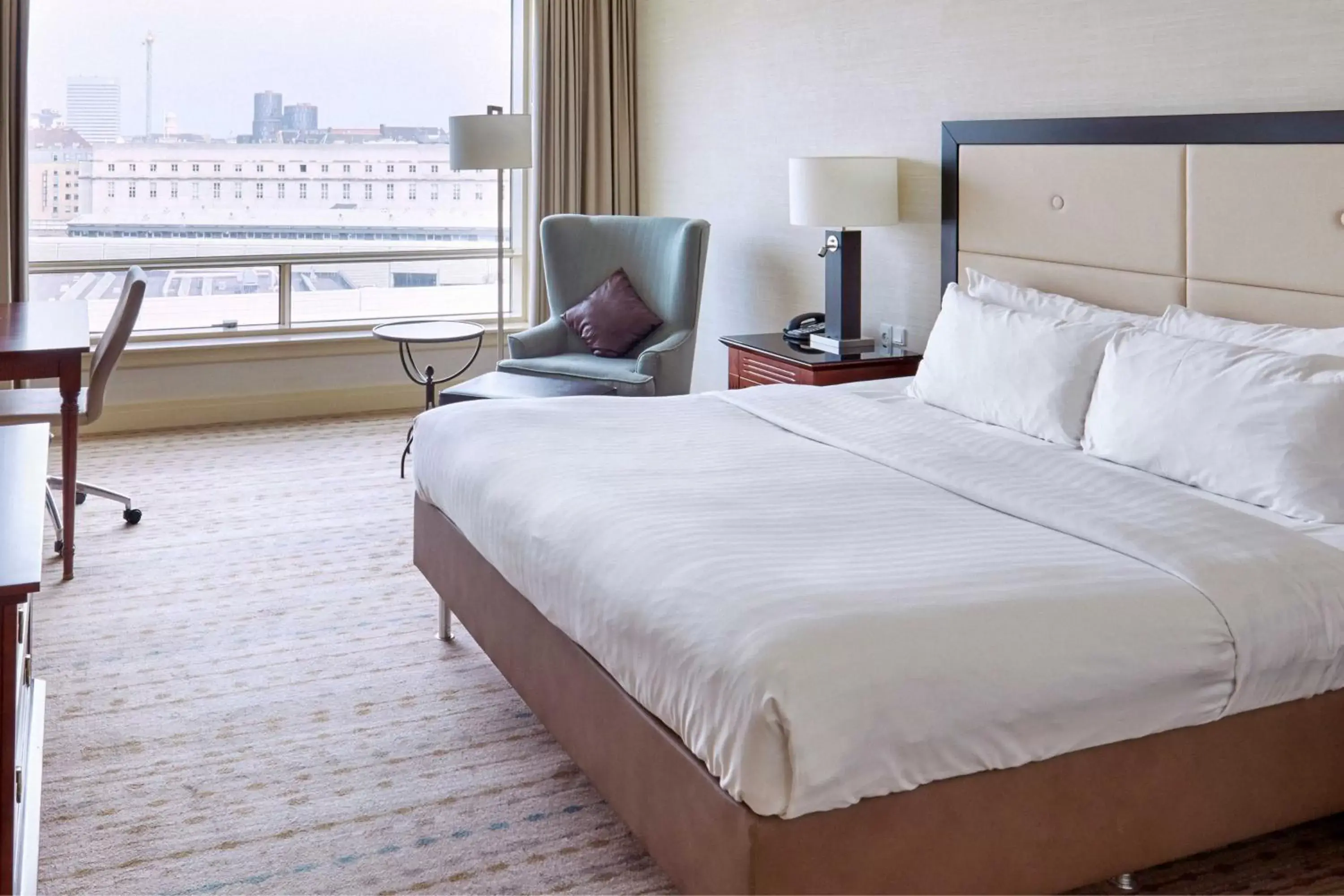 Photo of the whole room, Bed in Copenhagen Marriott Hotel