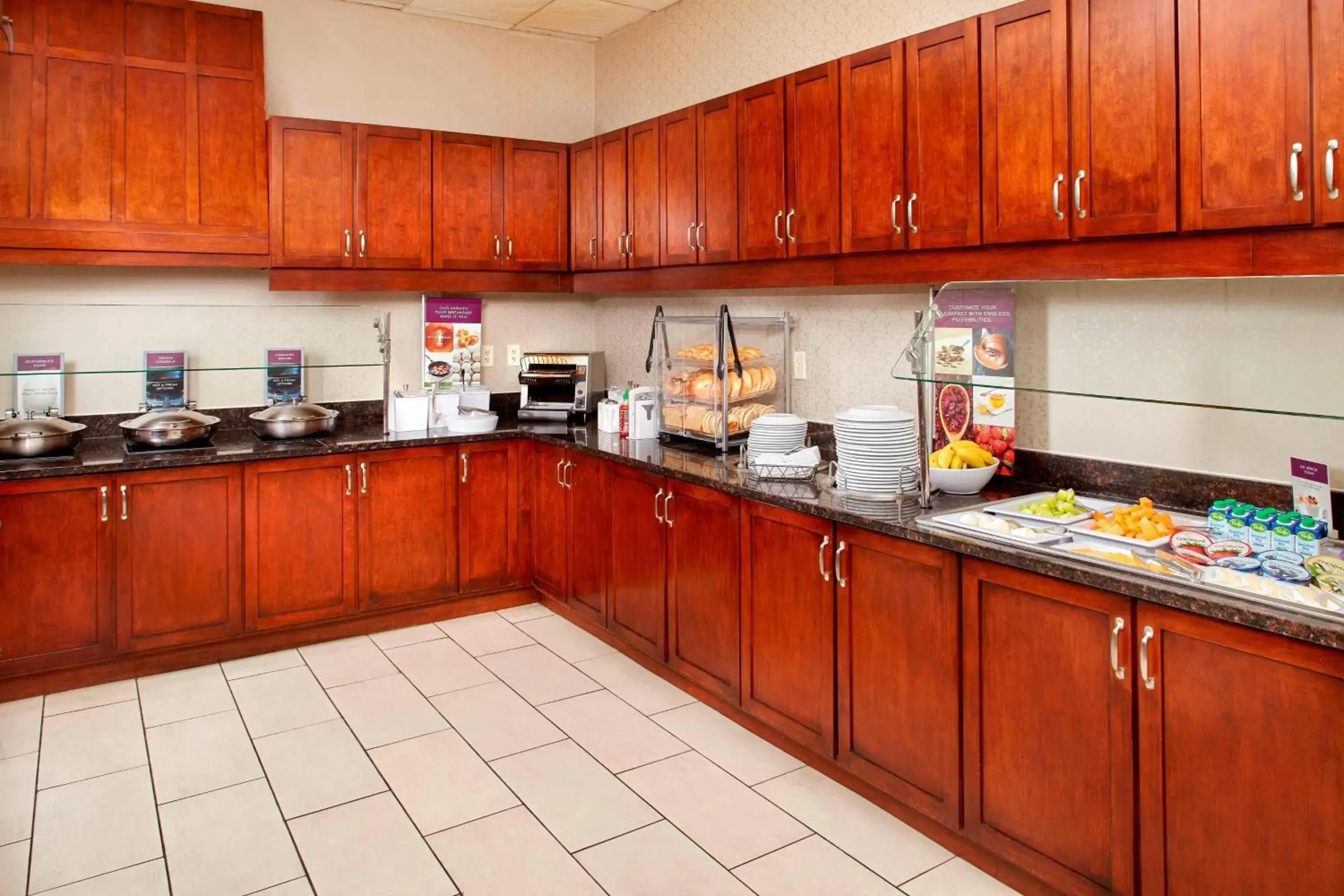 Breakfast, Kitchen/Kitchenette in Residence Inn Tampa Suncoast Parkway at NorthPointe Village