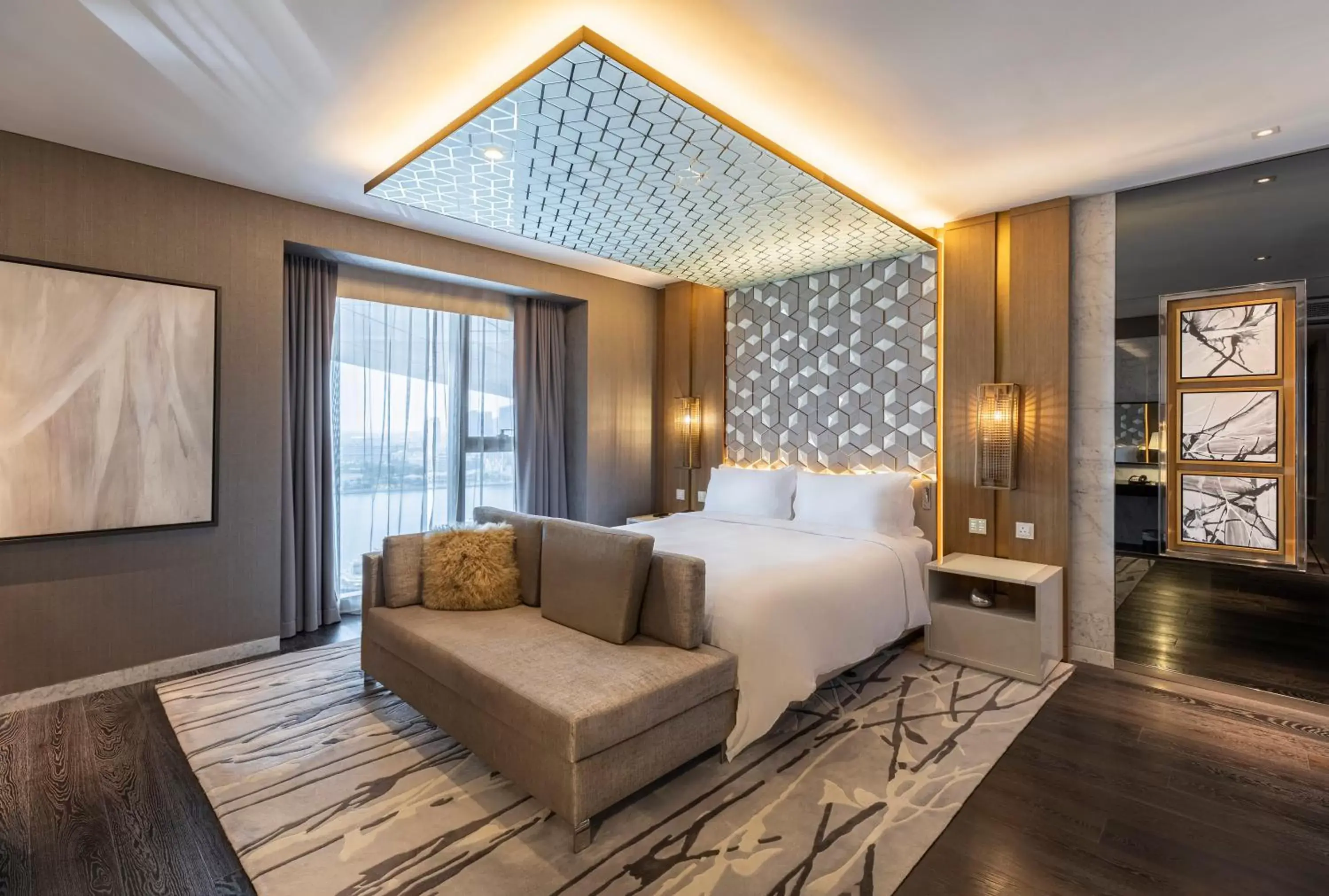 Bedroom, Seating Area in Al Bandar Rotana – Dubai Creek