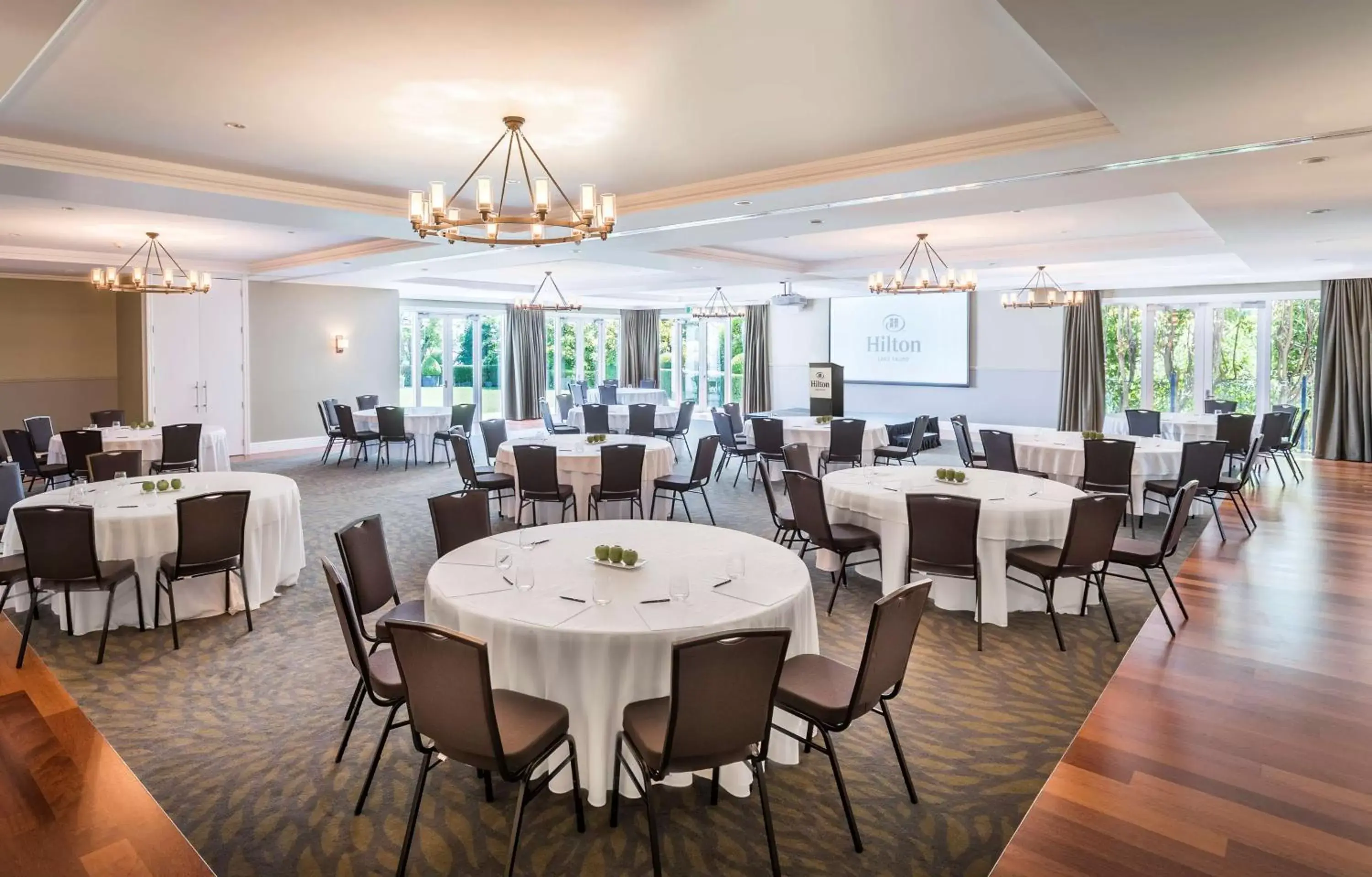 Meeting/conference room, Restaurant/Places to Eat in Hilton Lake Taupo