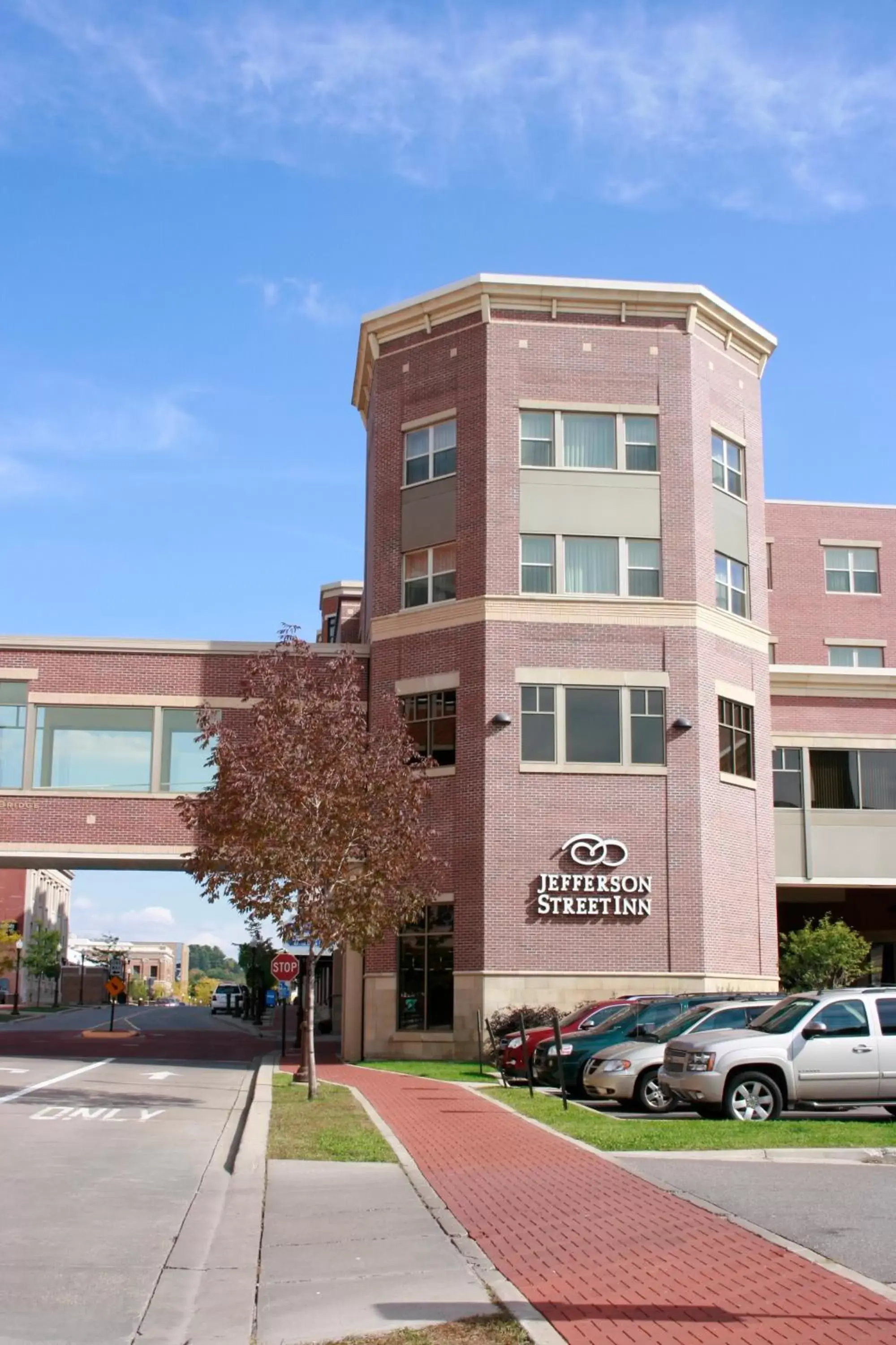 Winter, Property Building in Jefferson Street Inn, a Member of Radisson Individuals