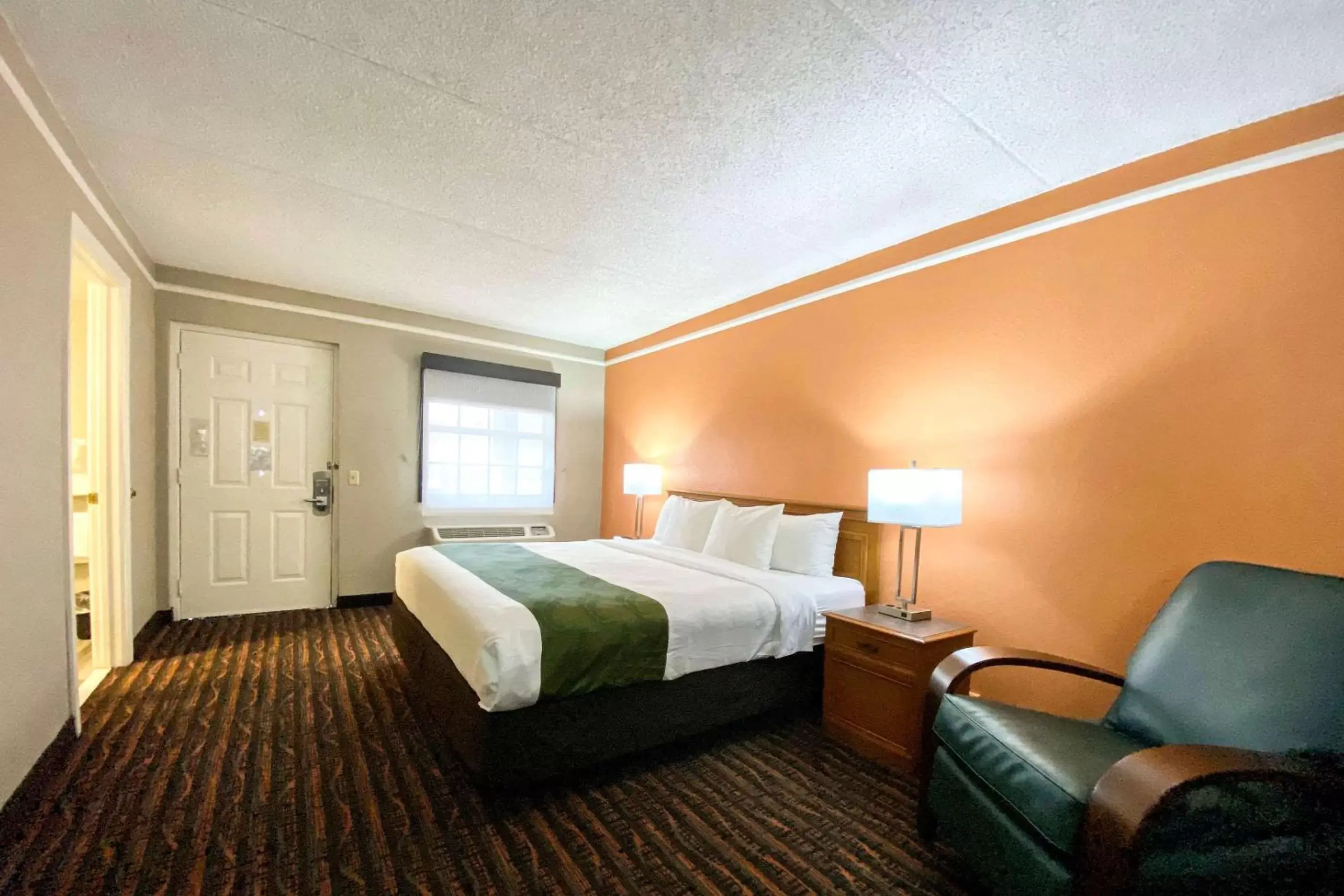 Photo of the whole room, Bed in Quality Inn Harlingen
