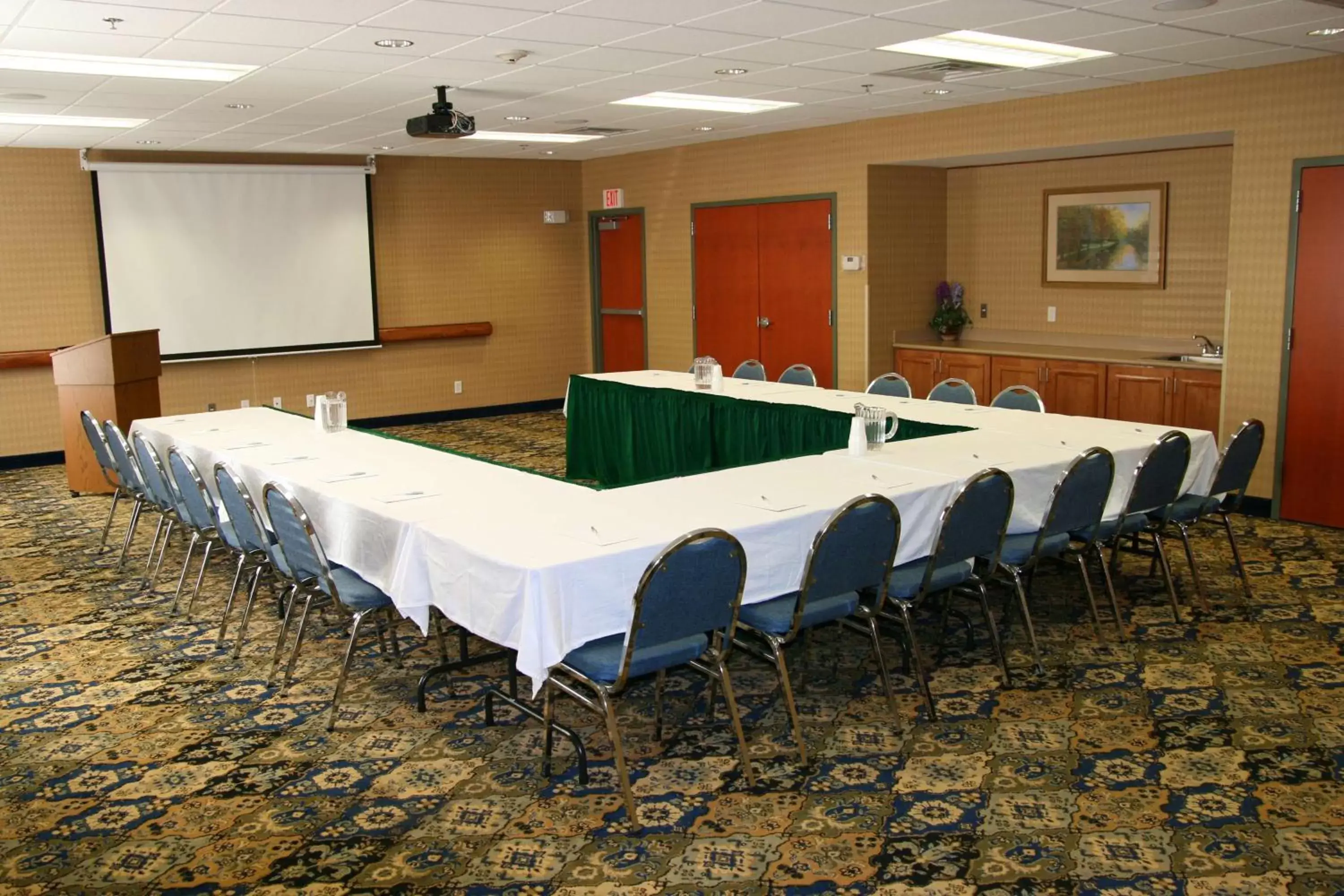 Meeting/conference room in Hampton Inn and Suites Jamestown