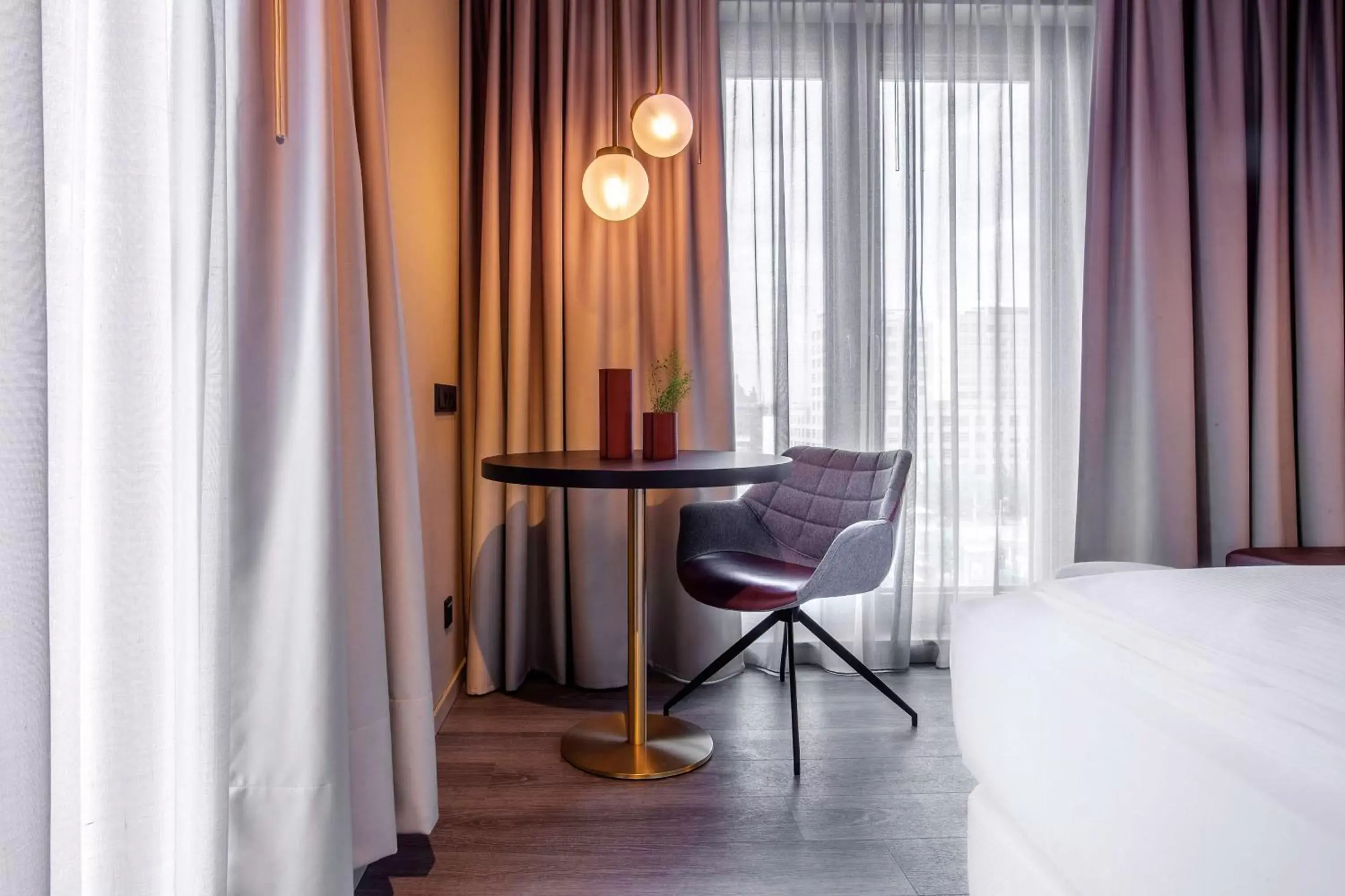 Bedroom, Seating Area in Hilton Garden Inn Mannheim