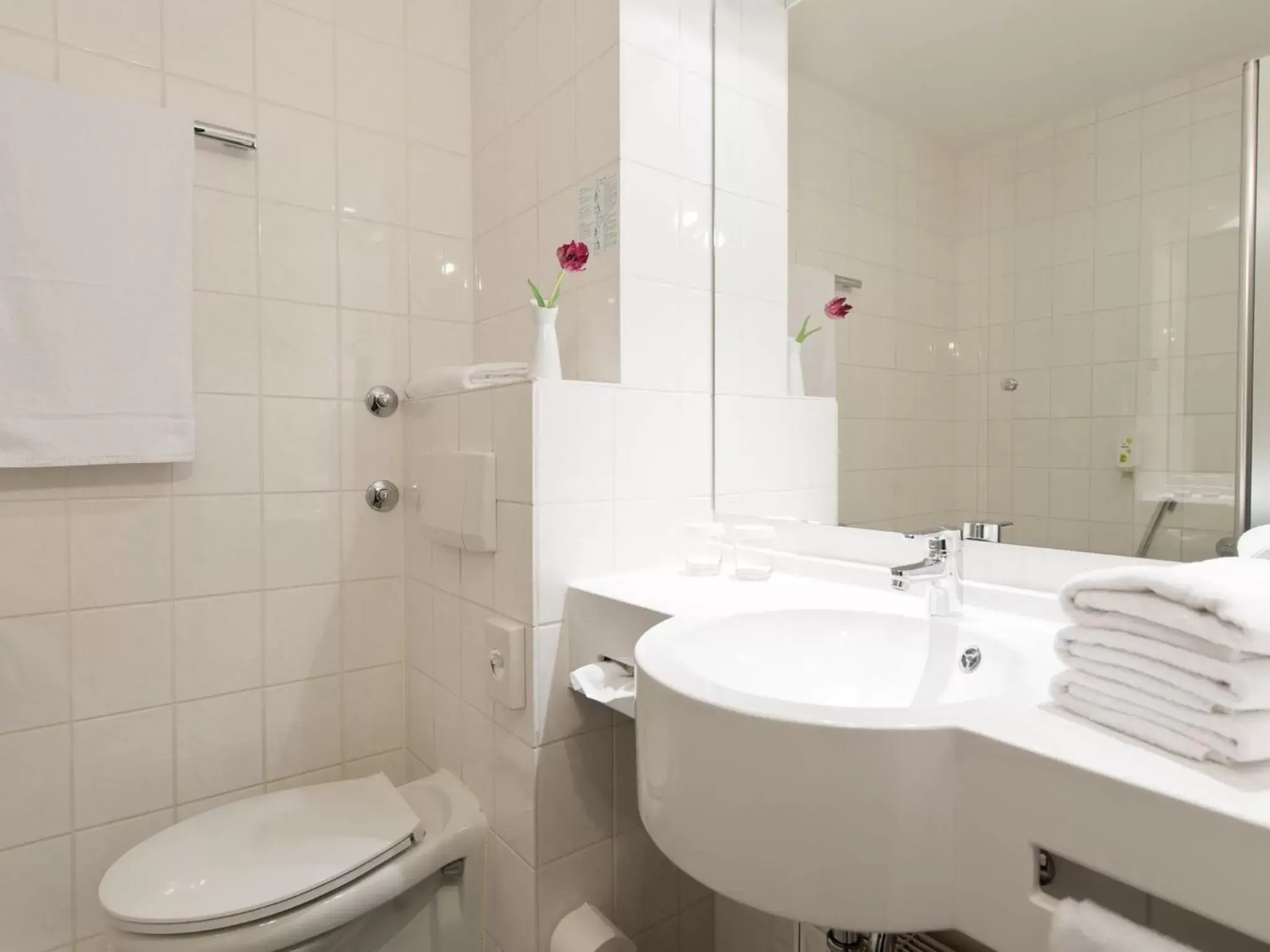 Bathroom in ACHAT Hotel Zwickau