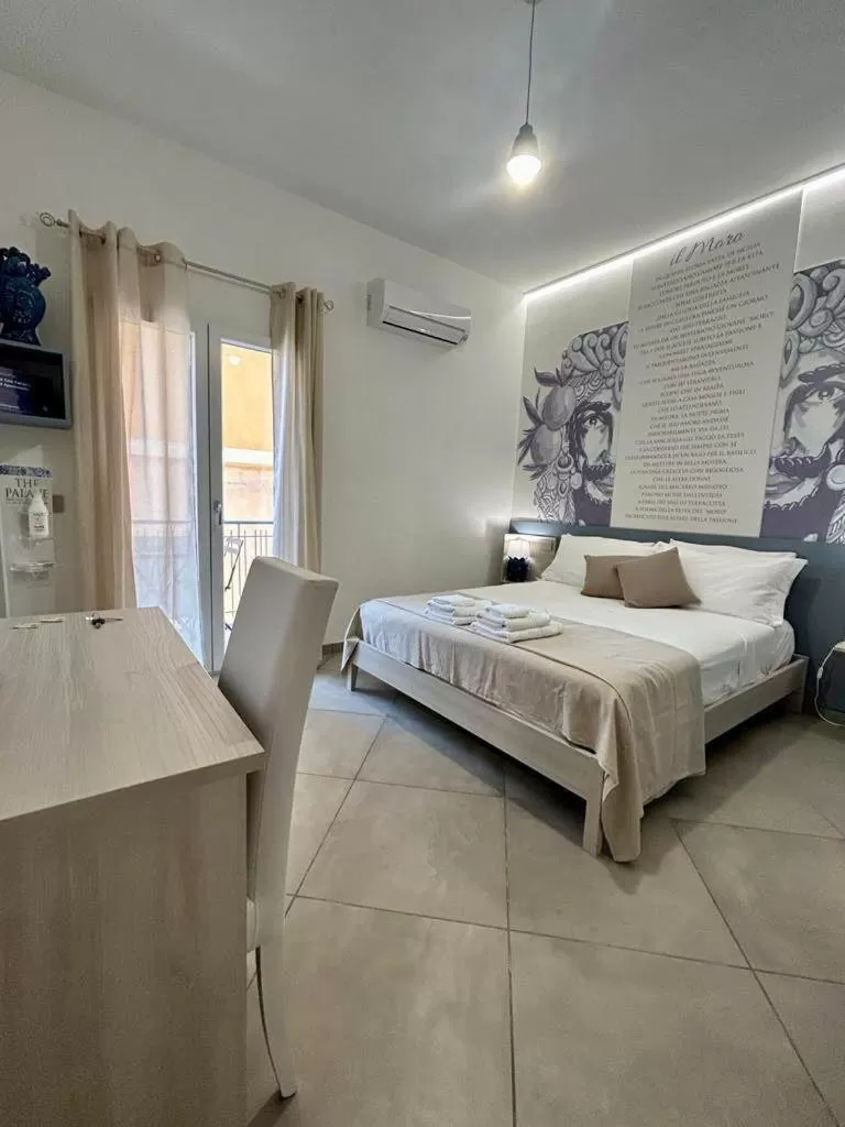 Deluxe Double Room with Balcony - single occupancy in THE PALACE B&B and Apartments