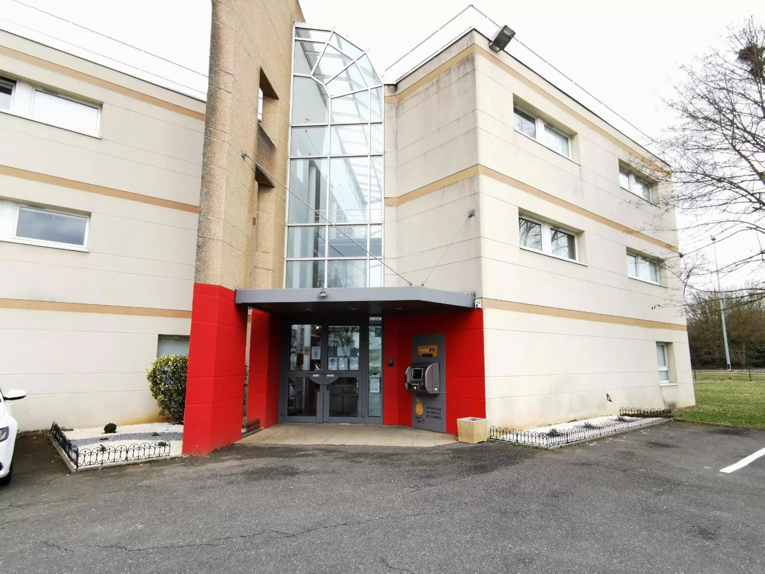 Property building in HotelF1 Bourges Le Subdray