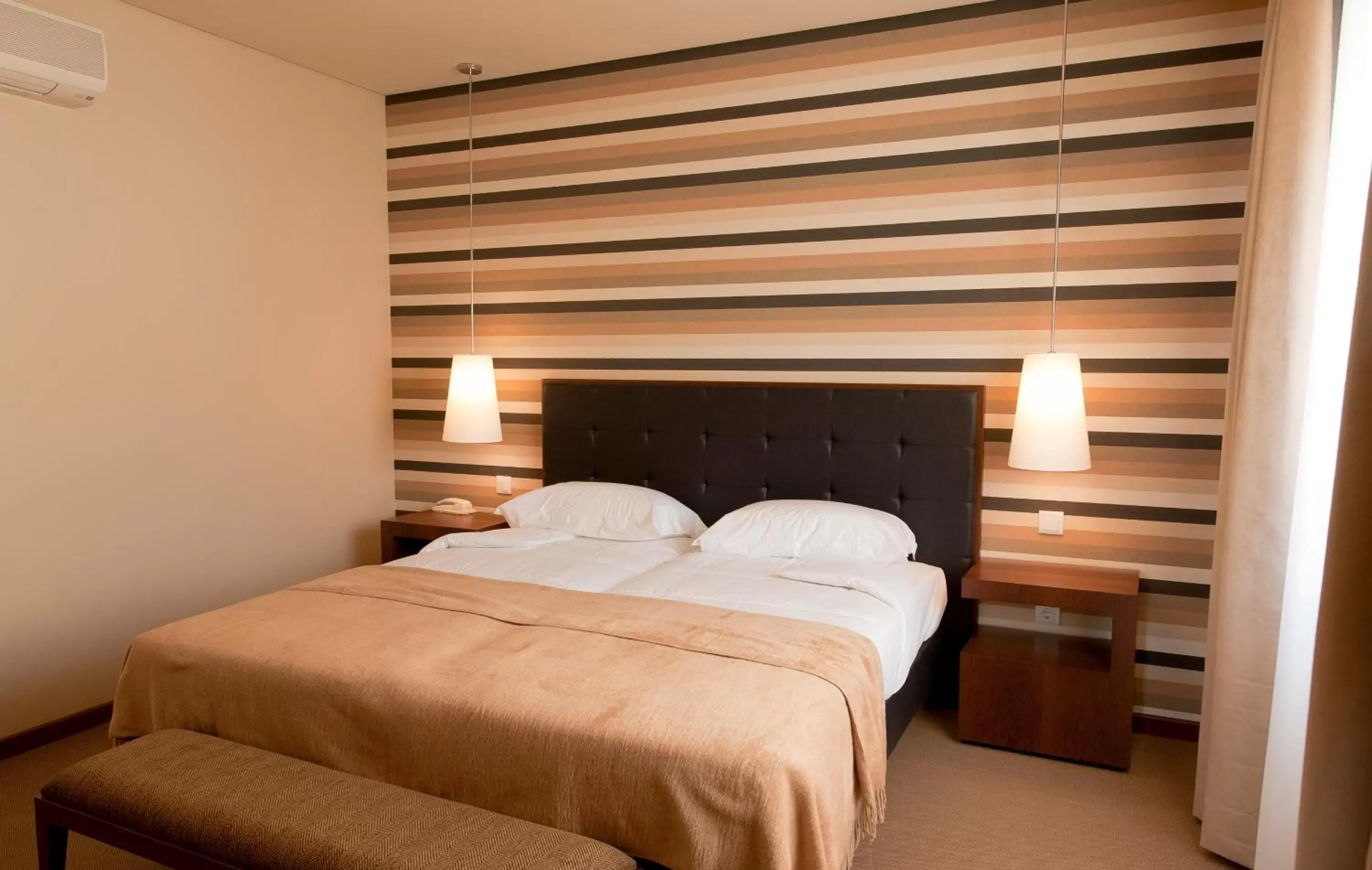 Bedroom, Bed in Grande Hotel De Luso