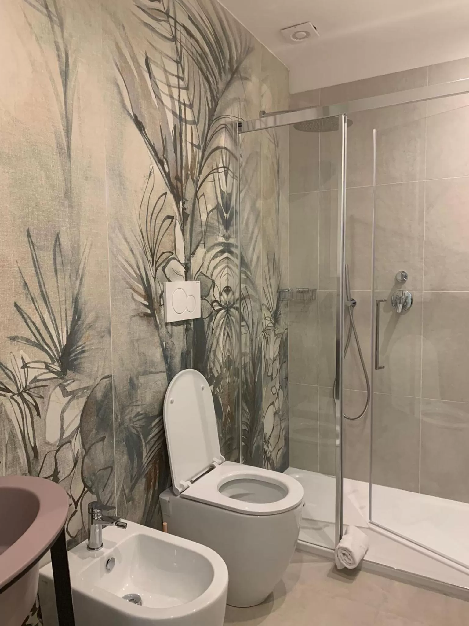 Shower in Palazzo Franceschini