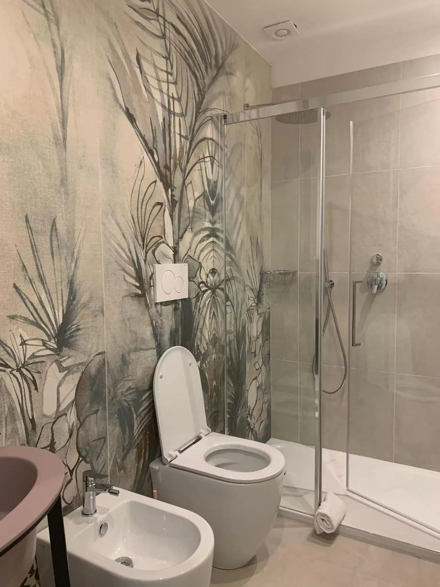 Shower, Bathroom in Palazzo Franceschini