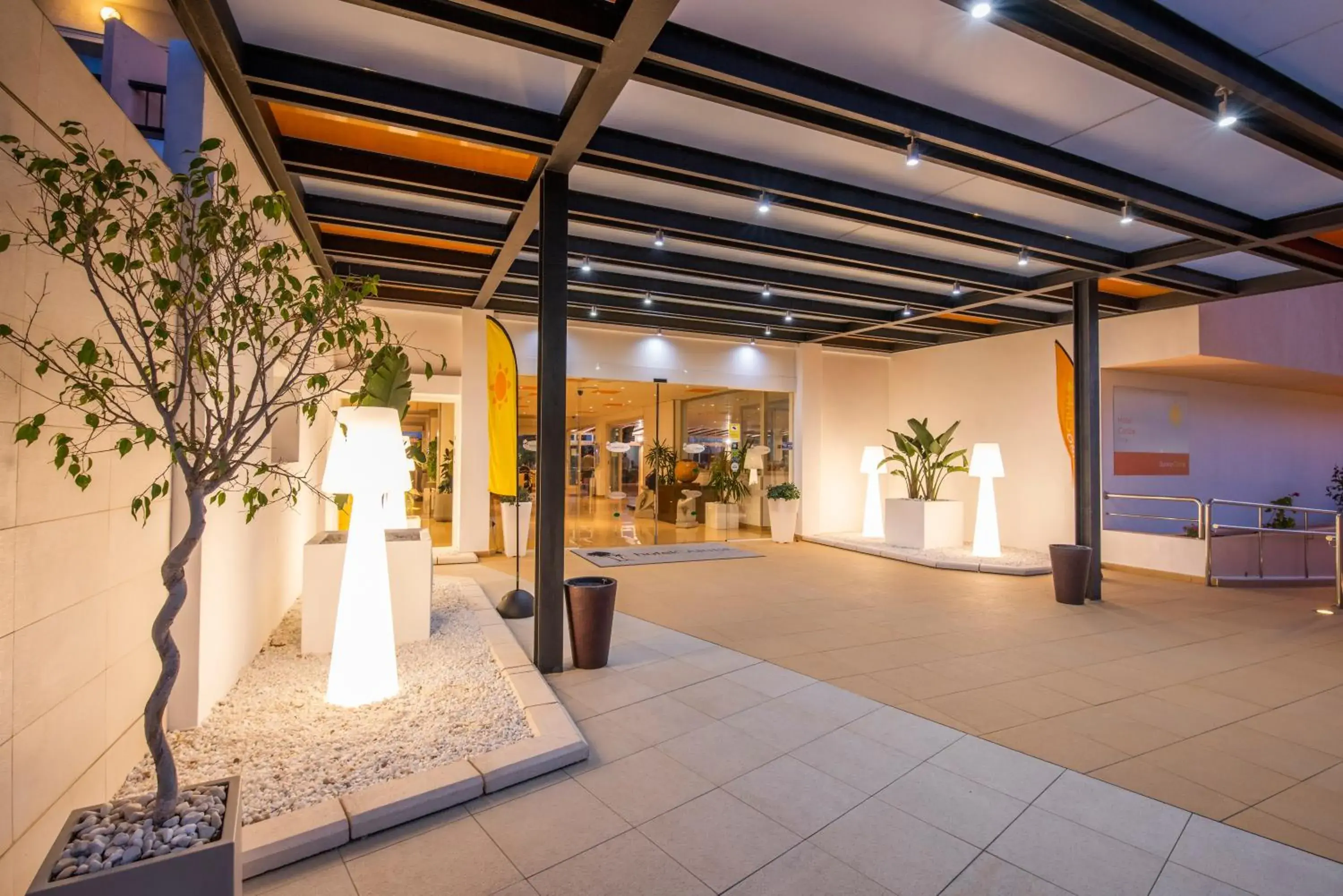 Facade/entrance in Hotel Caribe