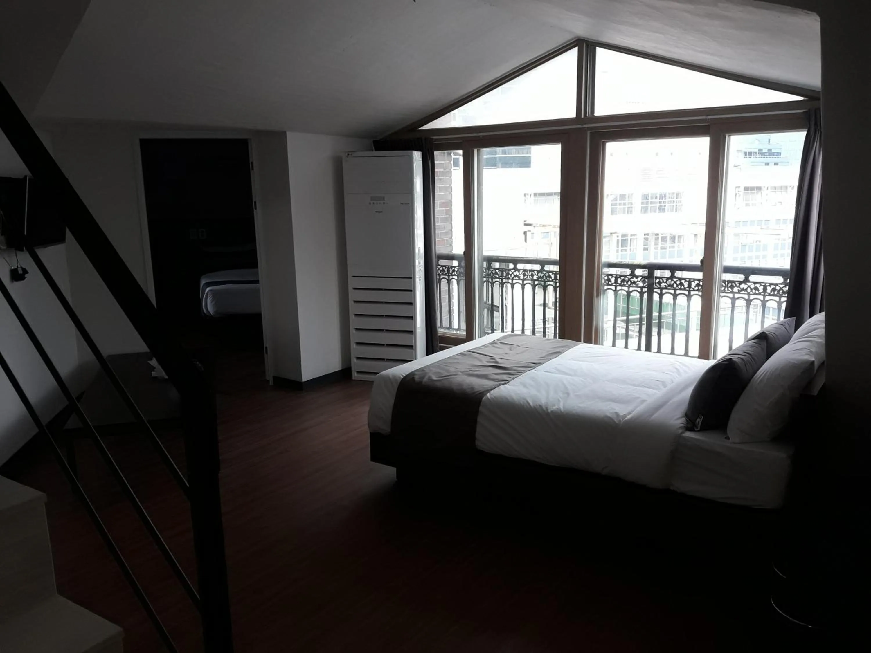 Bedroom, Bed in Ehwa In Myeongdong