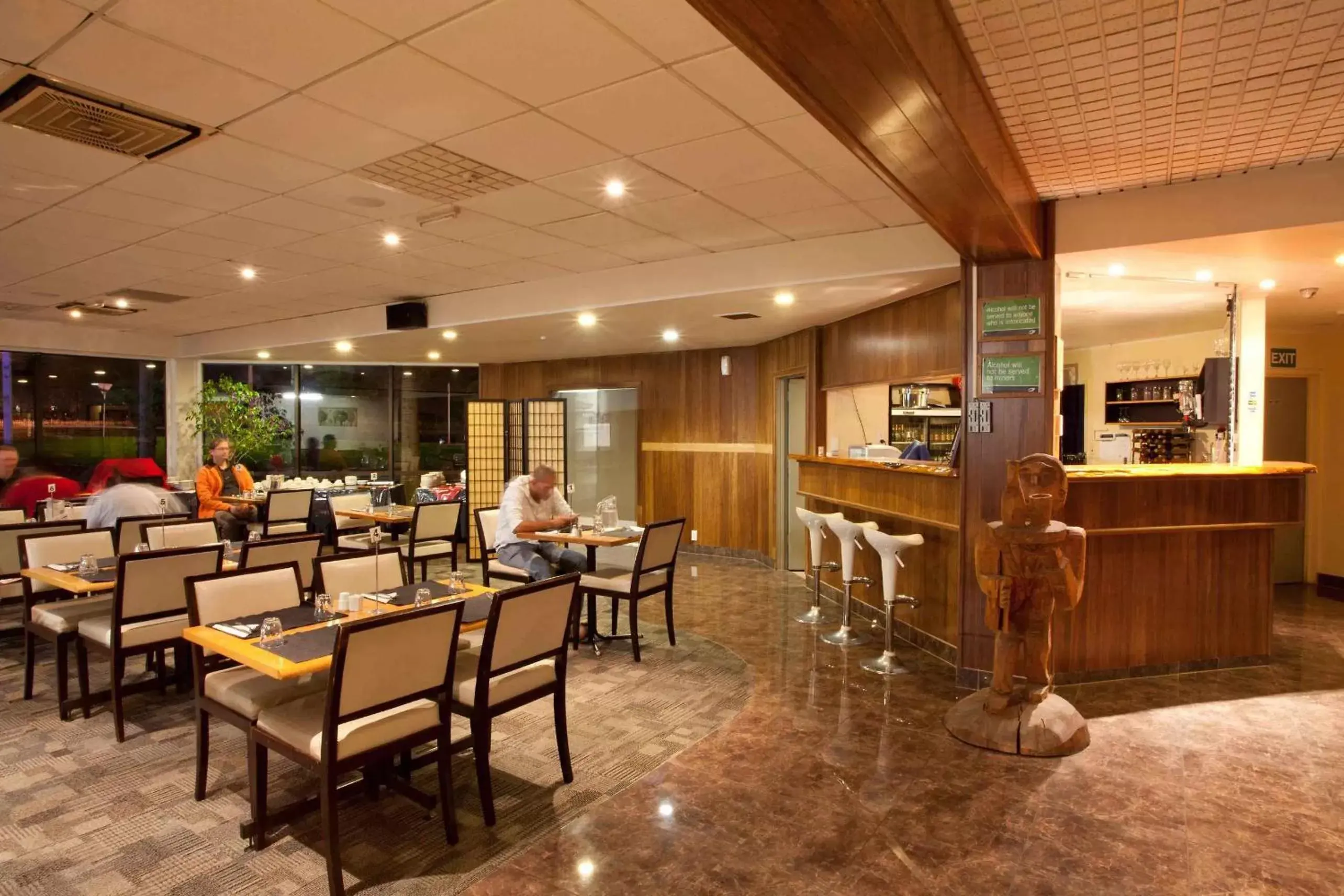 Restaurant/Places to Eat in Auckland Airport Kiwi Hotel