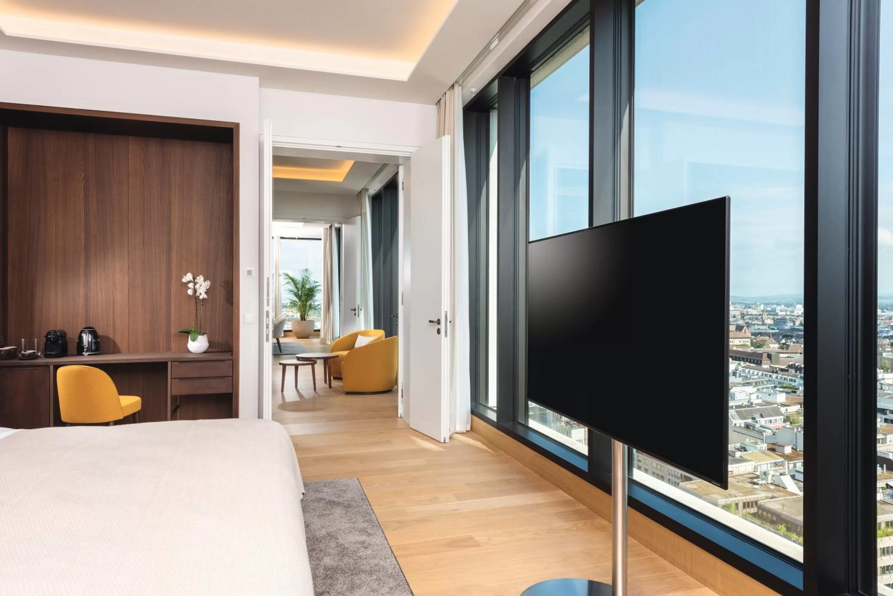 Bedroom, Bed in Mövenpick Hotel Basel