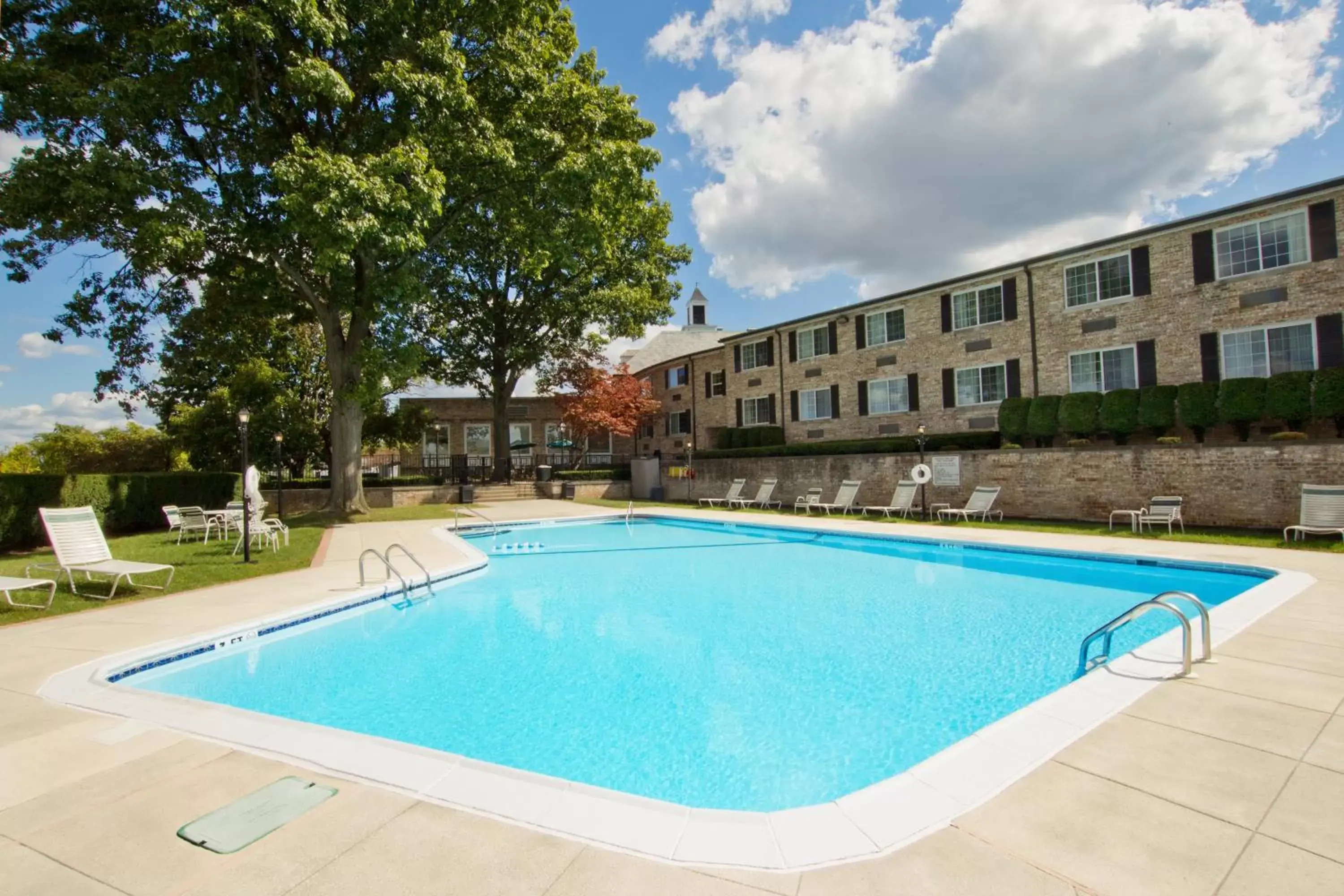Summer, Swimming Pool in Penn Harris Hotel Harrisburg, Trademark by Wyndham