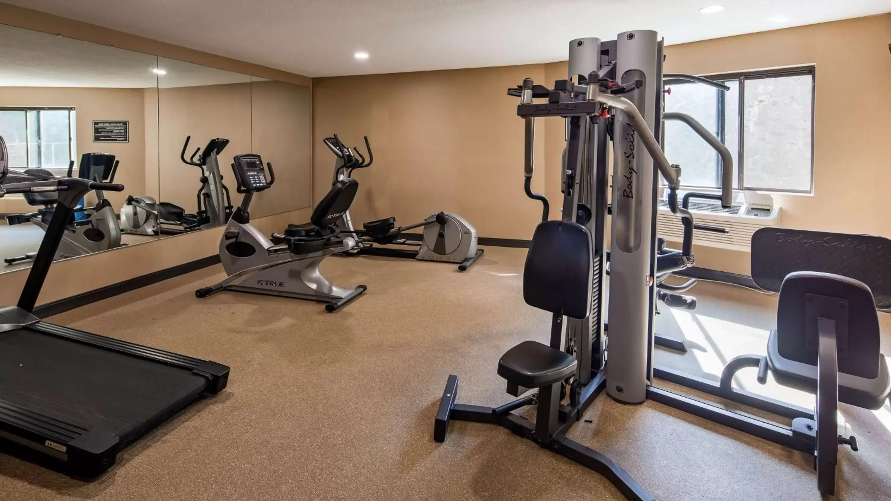 Activities, Fitness Center/Facilities in Best Western Airport Inn Warwick